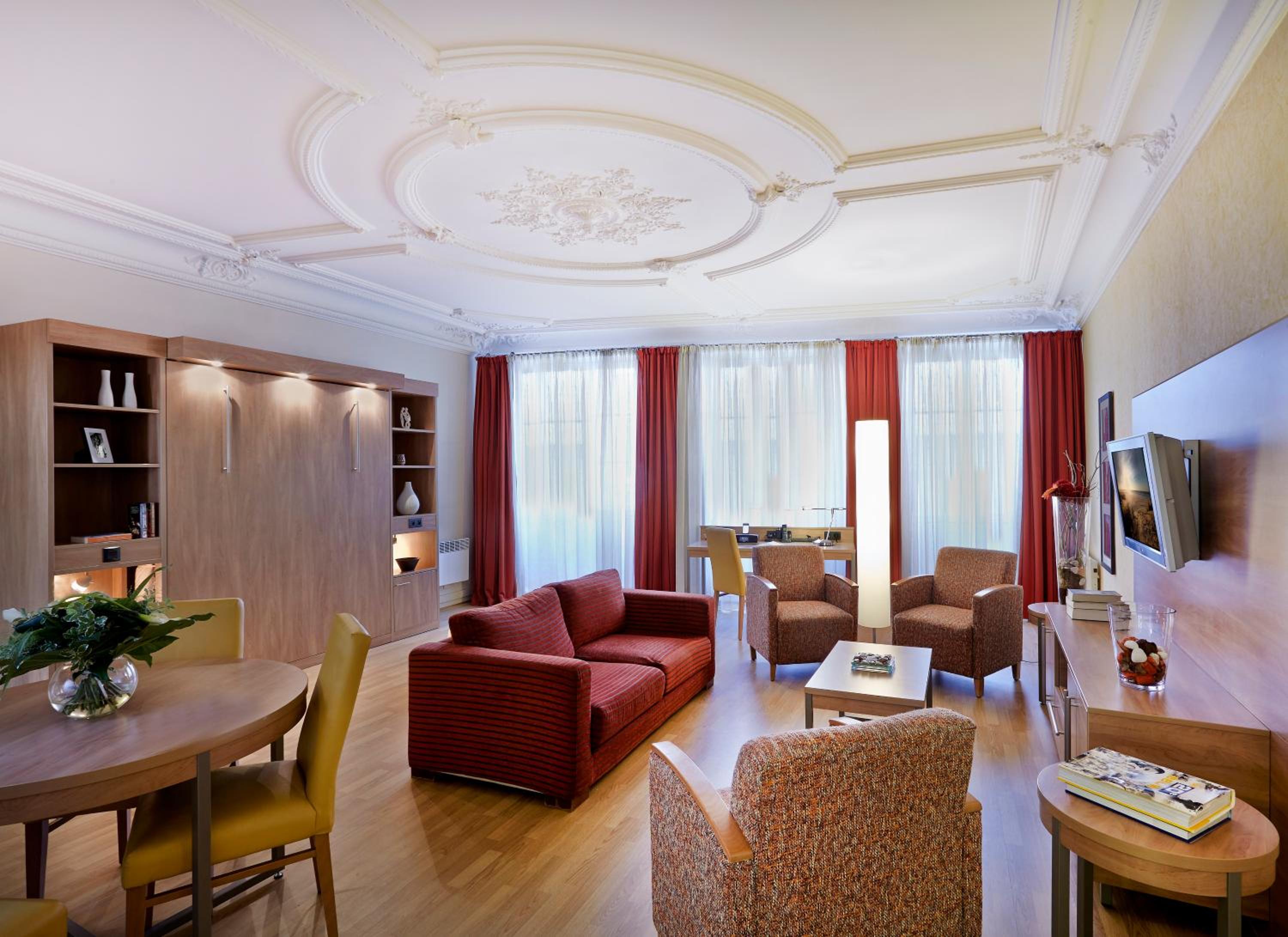 Deluxe Apartment thumbnail 6