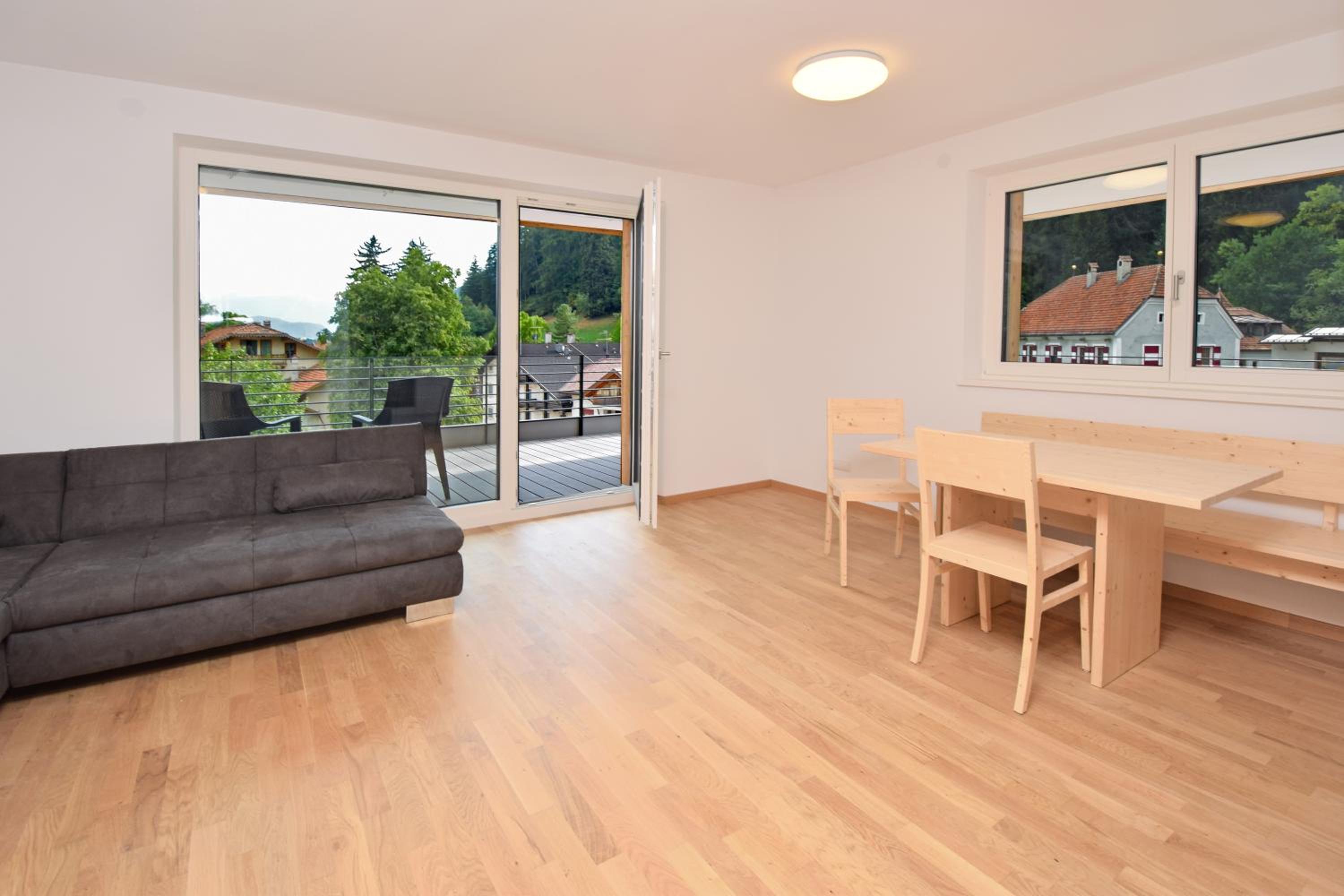AT 140-12 - Three Room apartment with balcony