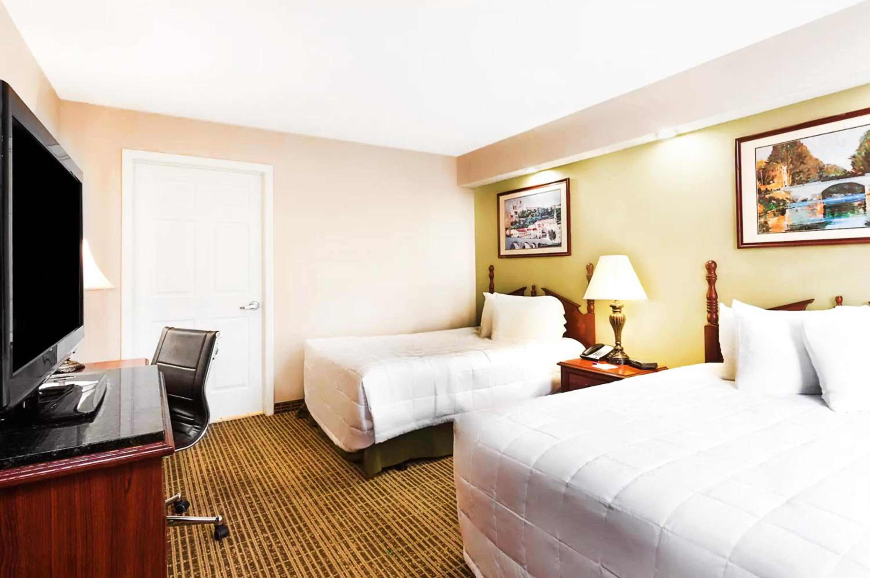 Double Room with Two Double Beds - Non-Smoking - Photo 6