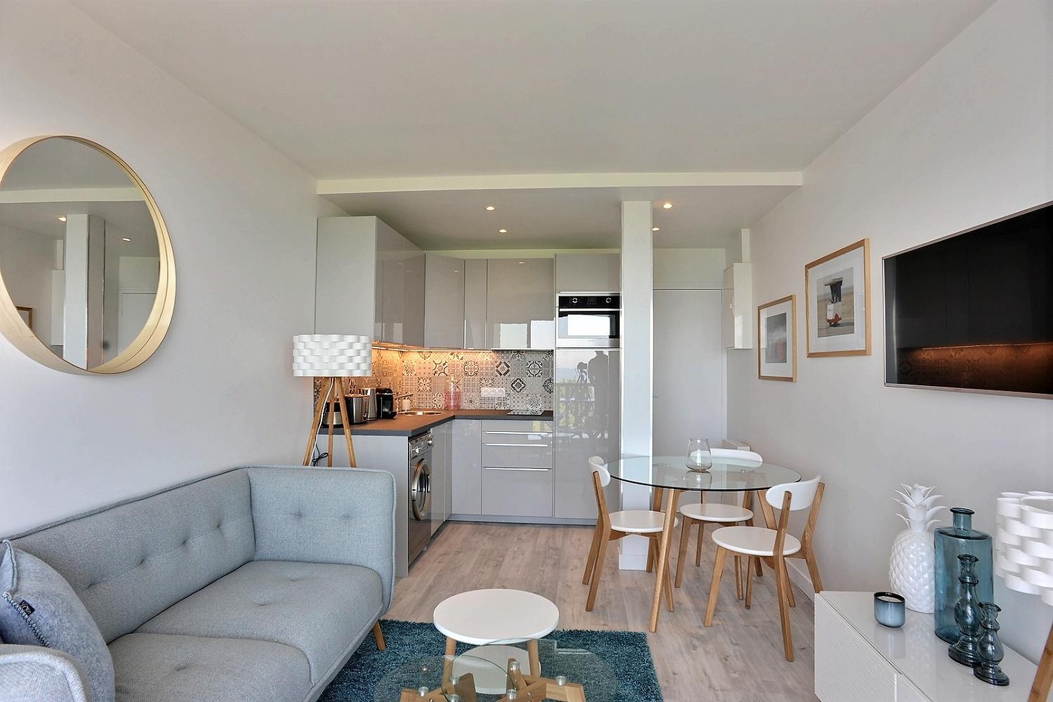 Apartment with Sea View photo 3