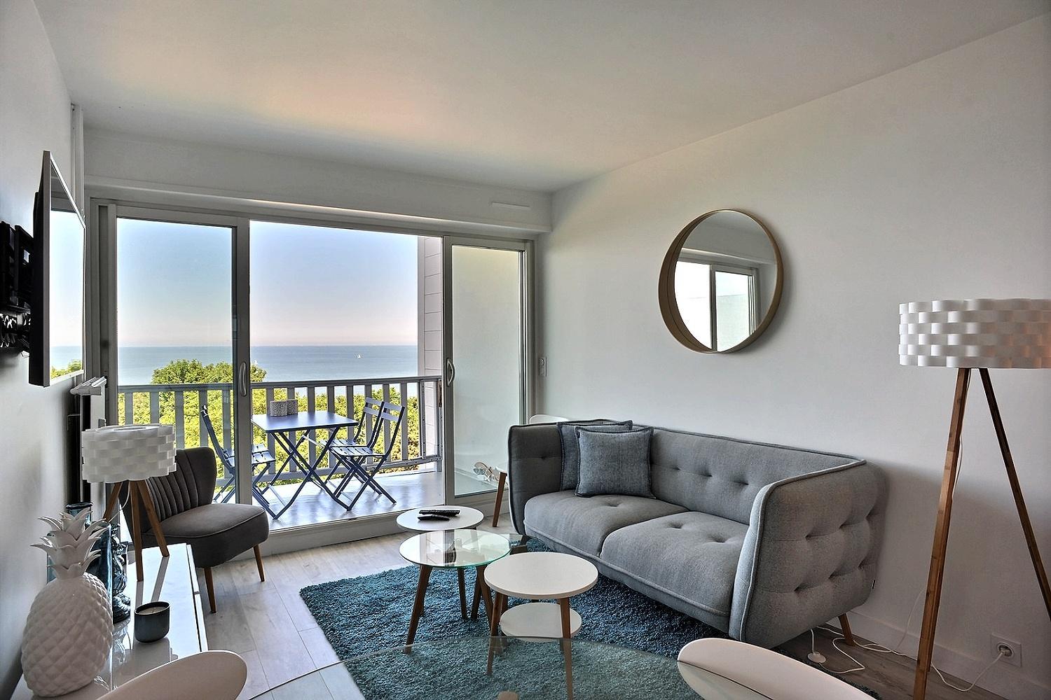 Apartment with Sea View photo 2