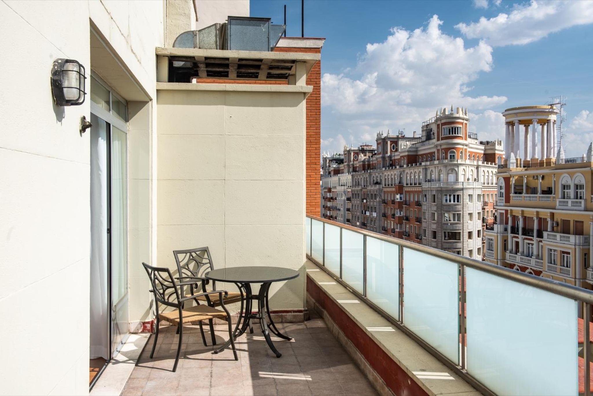 Premium Room Gran Via View - Photo 2