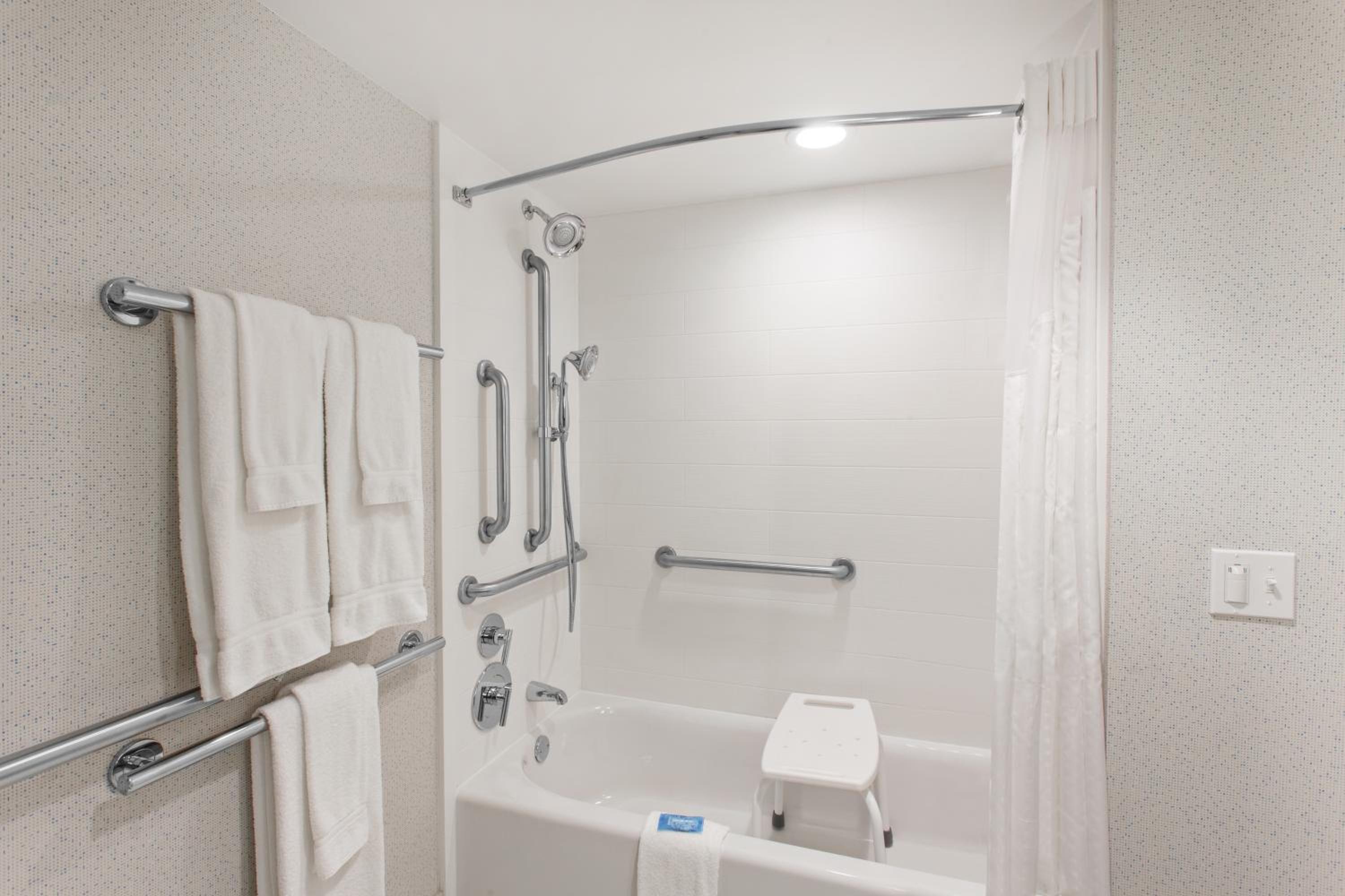 Queen Room - Disability Access