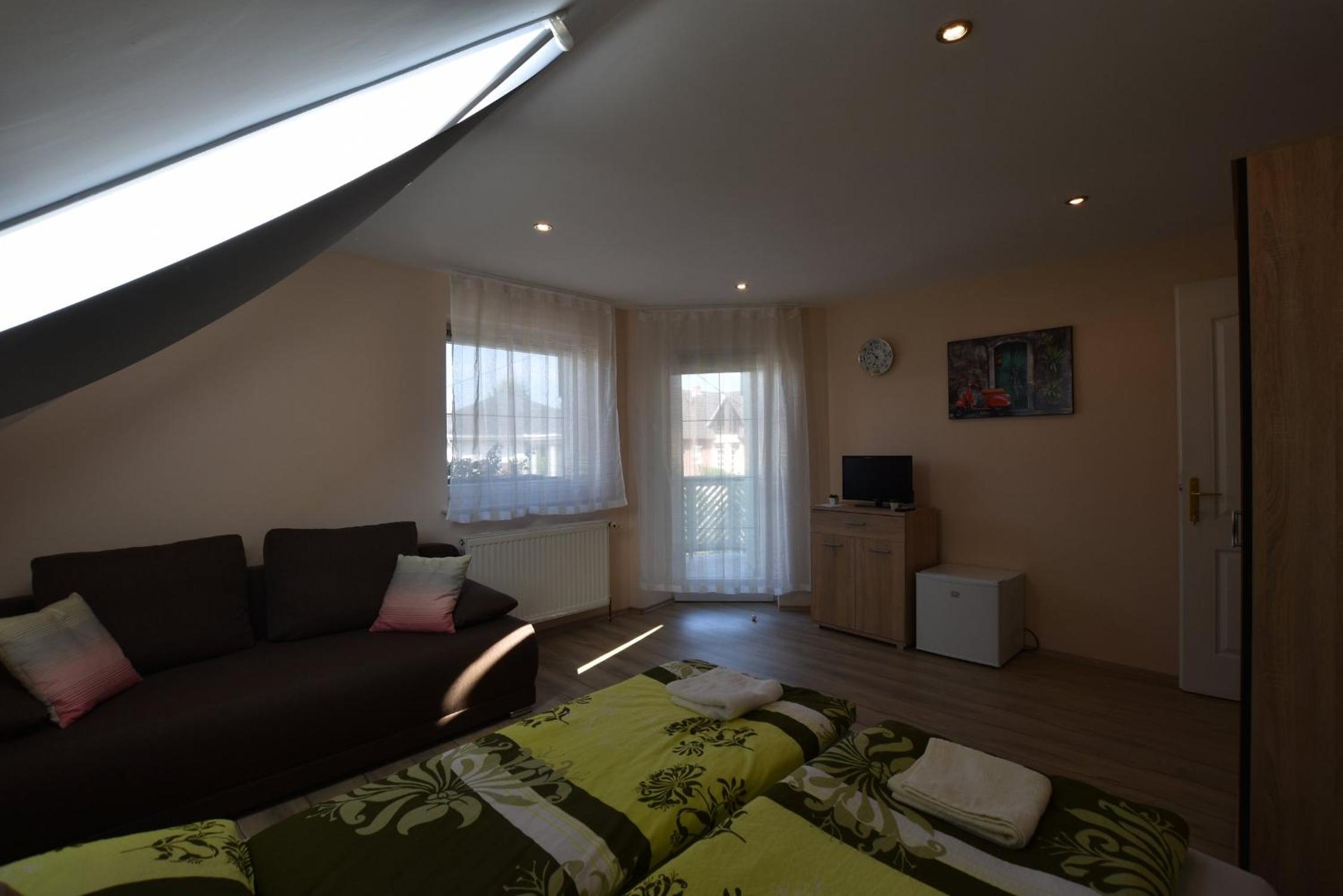 Apartment with Balcony - Photo 10