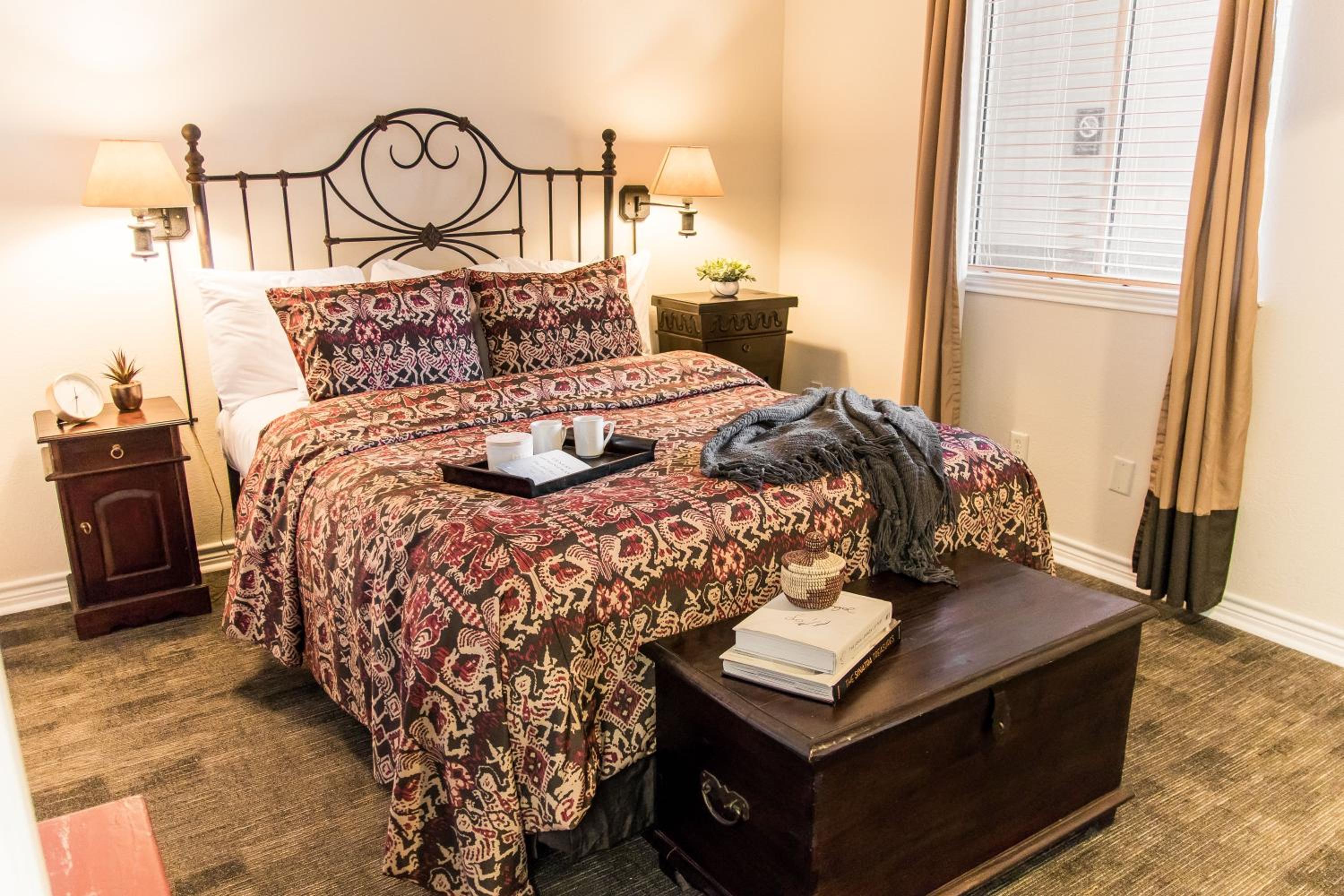 One-Bedroom Suite - Photo 1