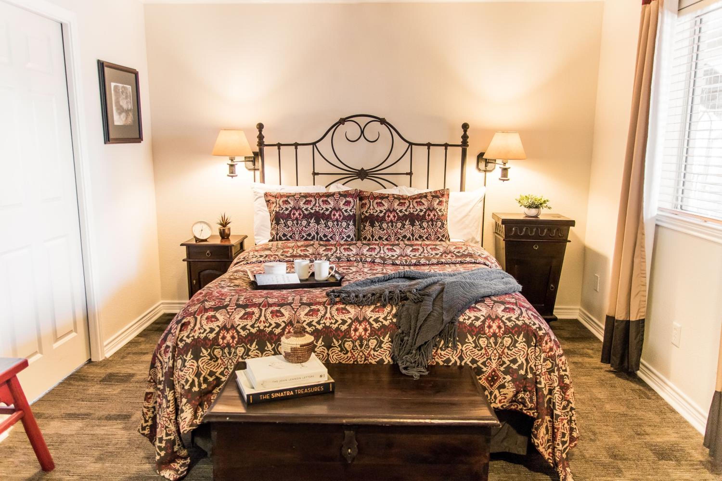 One-Bedroom Suite - Photo 5