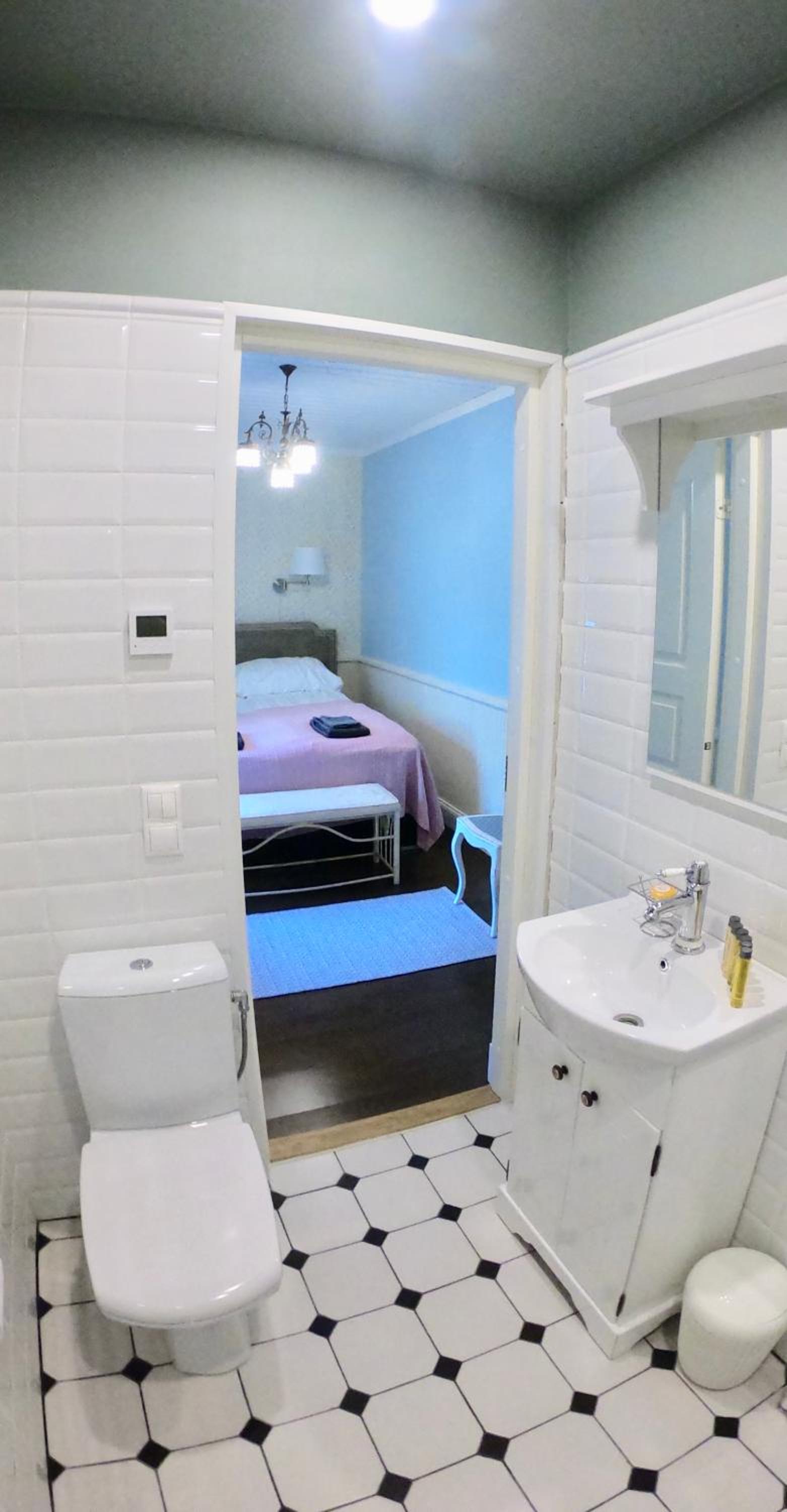 Double Room - Photo 5