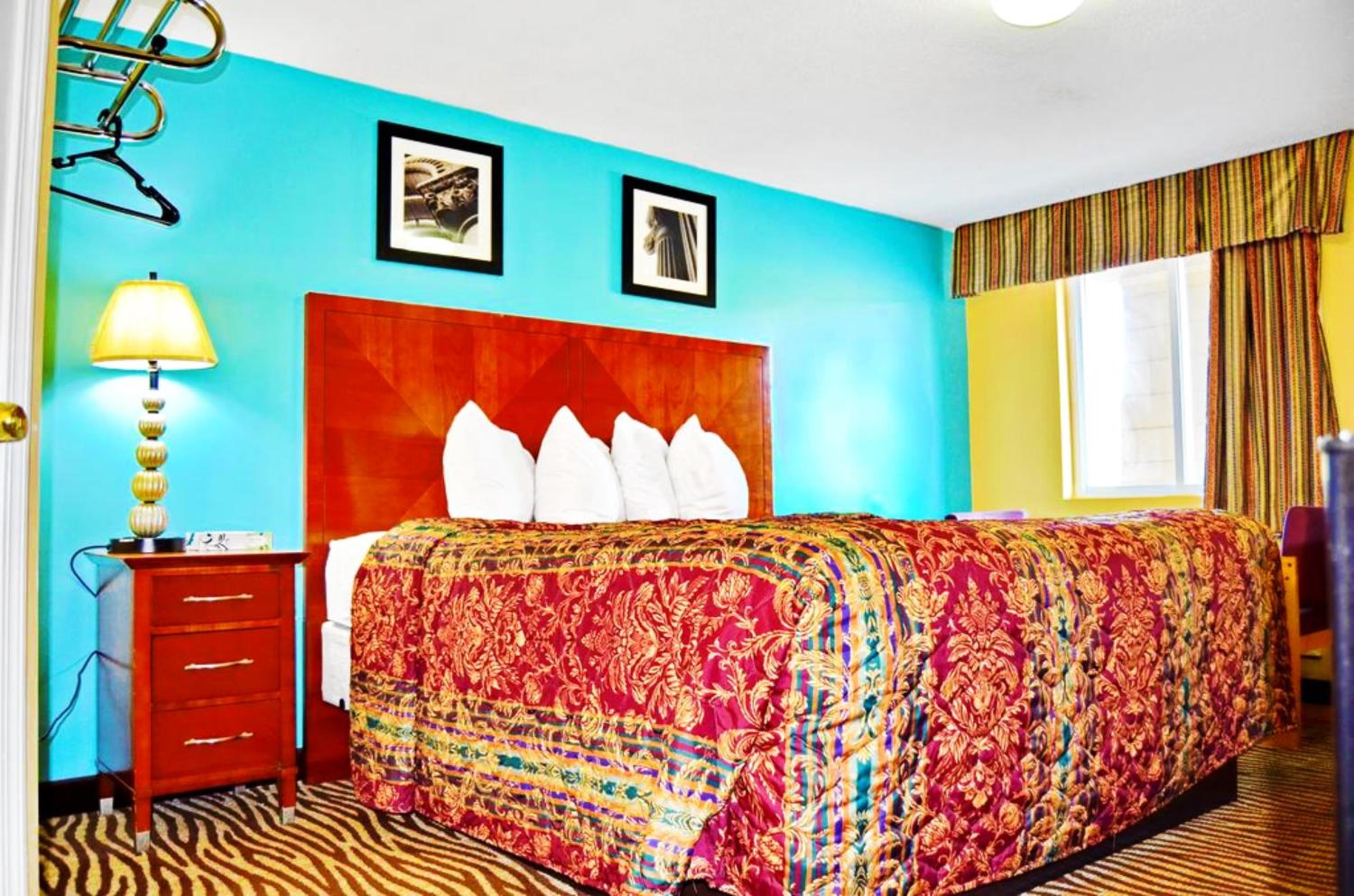 Deluxe Suite with Jacuzzi Non-Smoking