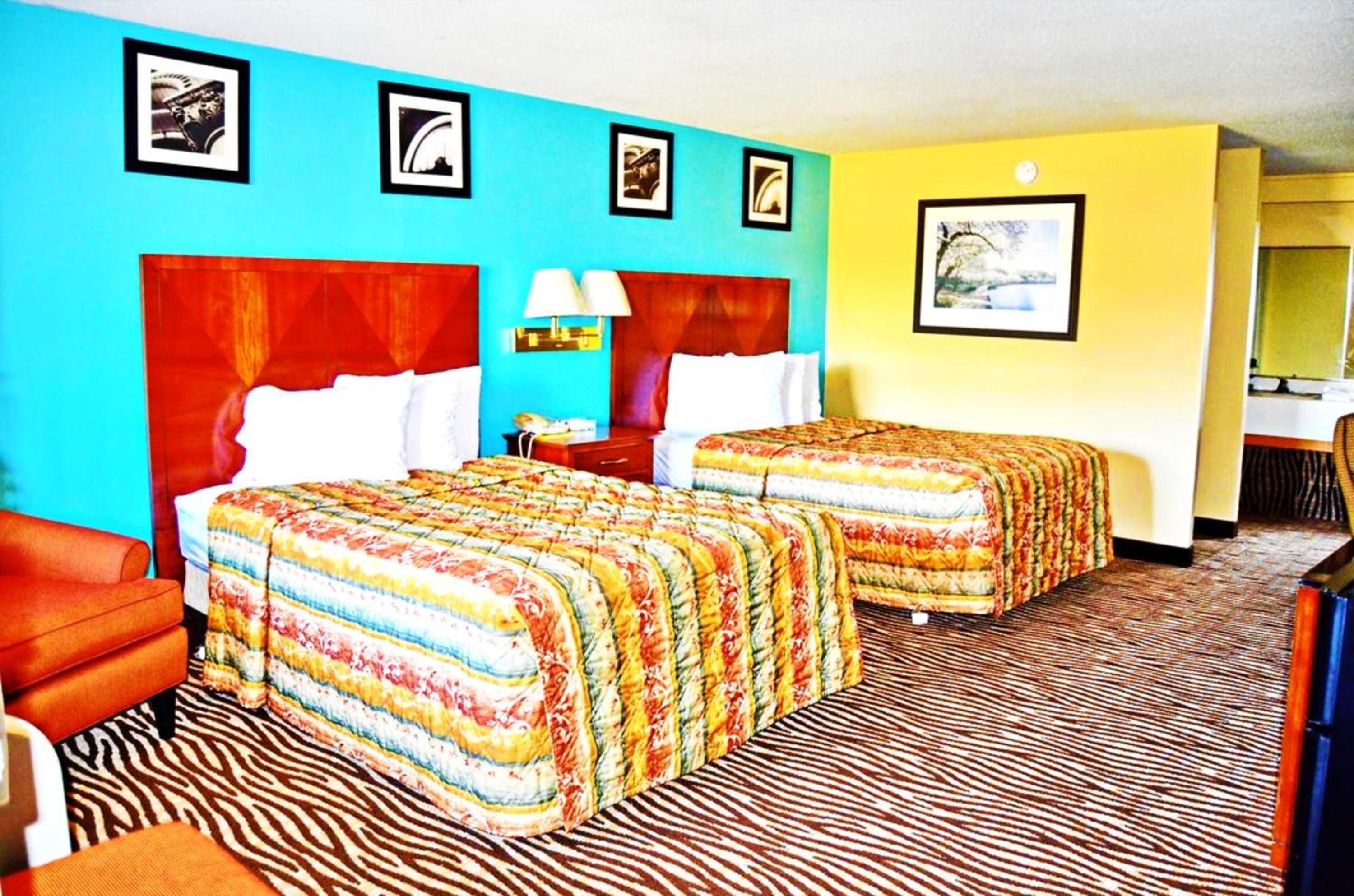 Deluxe Room with Two Double Beds - Non-Smoking  - Photo 1