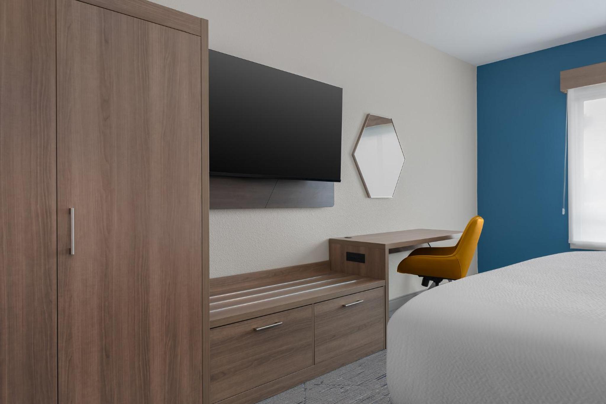 King Suite with Wet Bar, photo 6