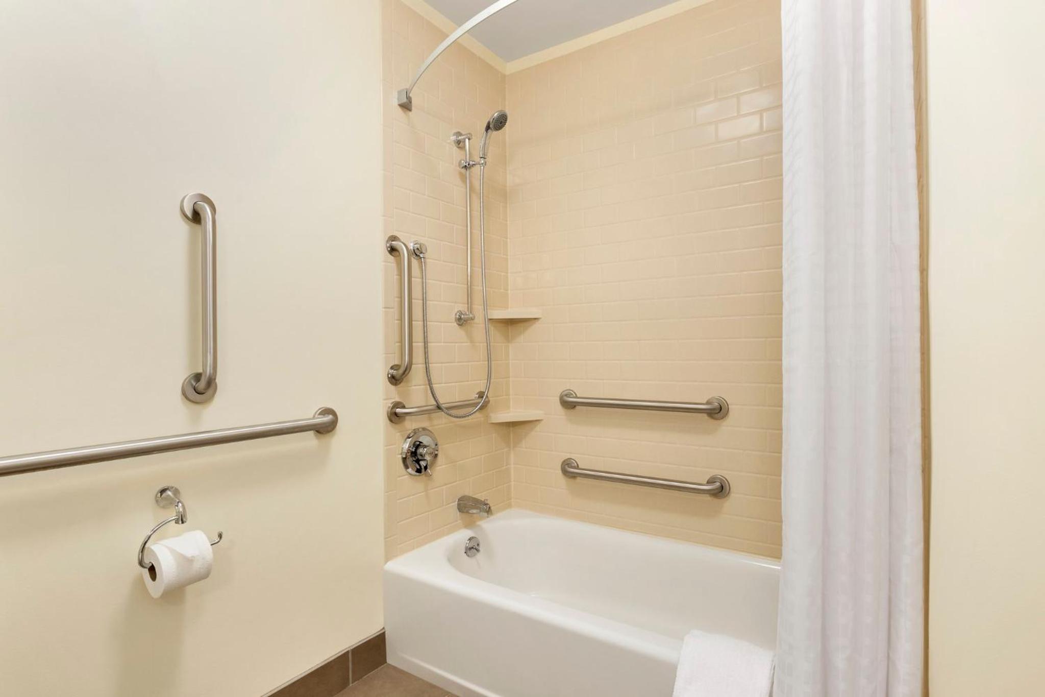King Room - Disability Access Tub/Non-Smoking