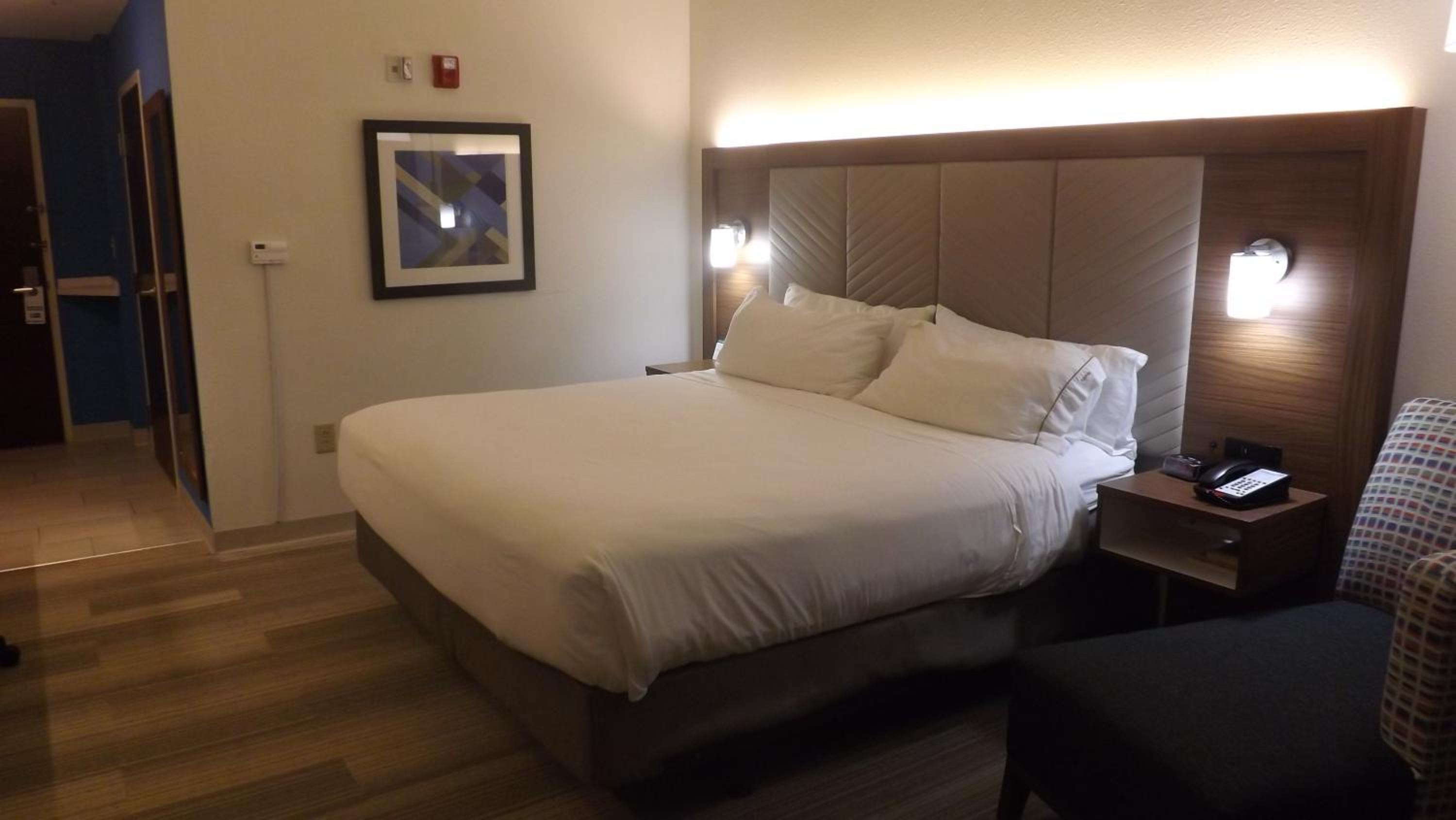 King Room - Disability Access/Roll in Shower