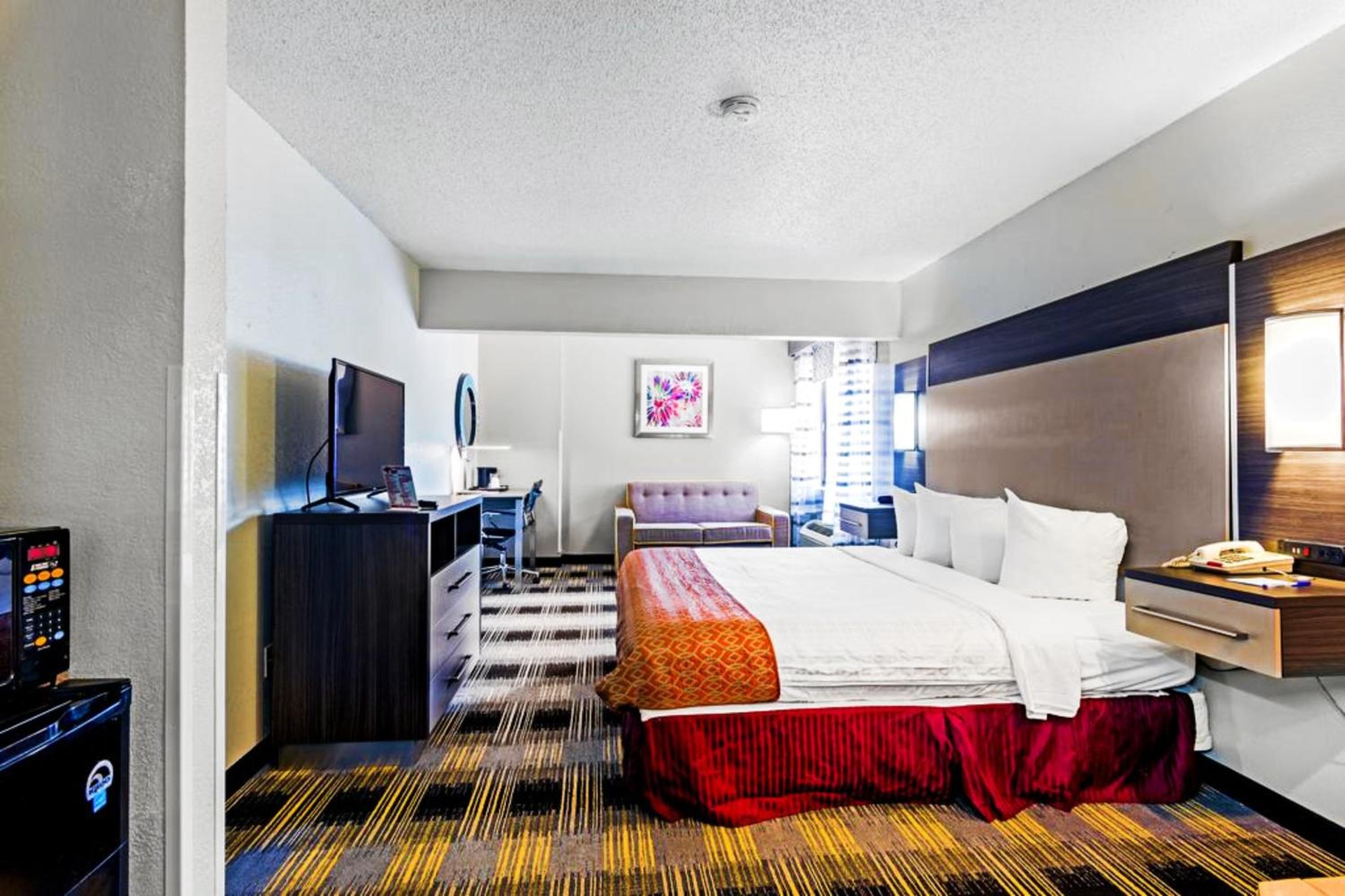 King Studio Suite - Non-Smoking photo 1