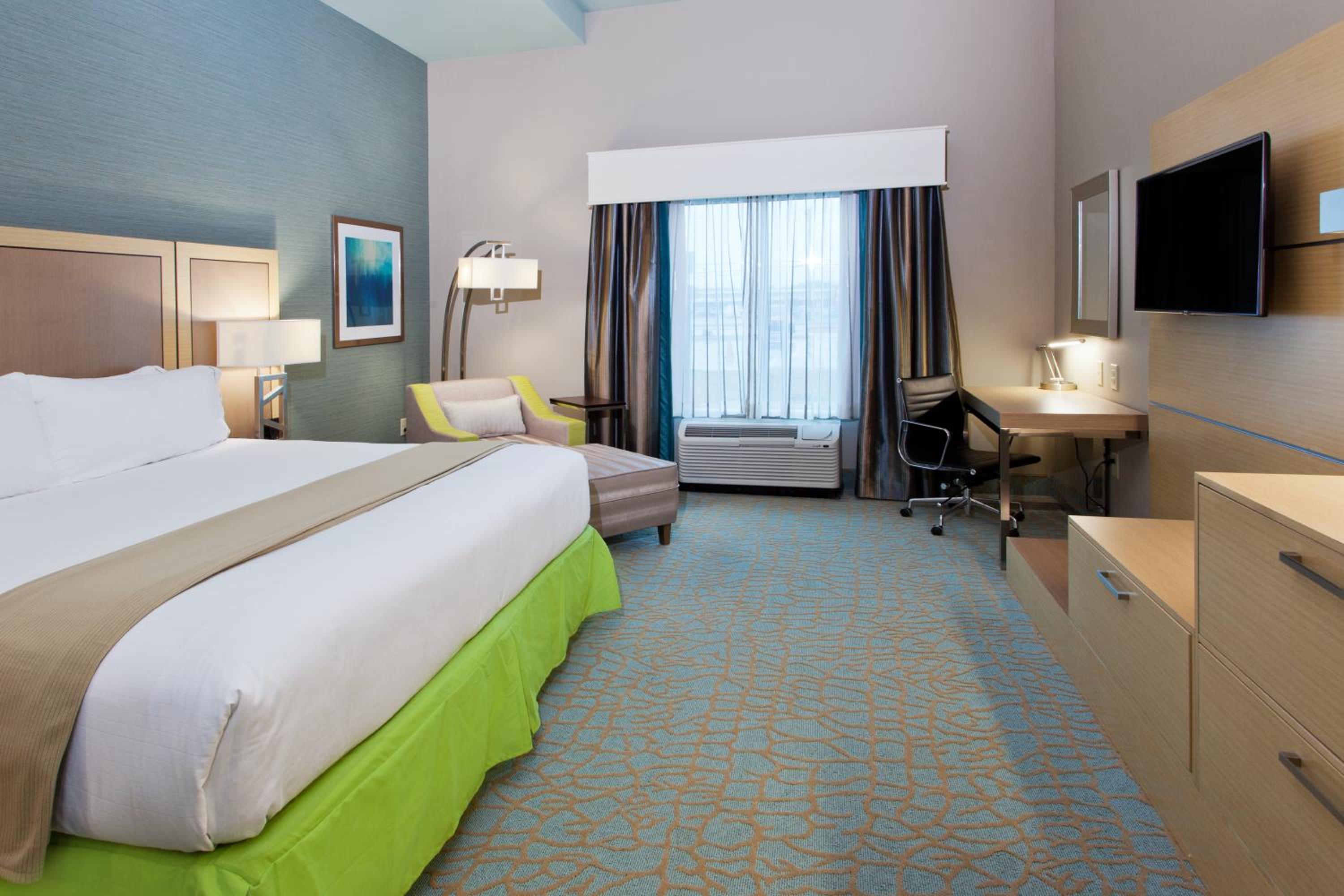 Standard King Room - Communications Accessible