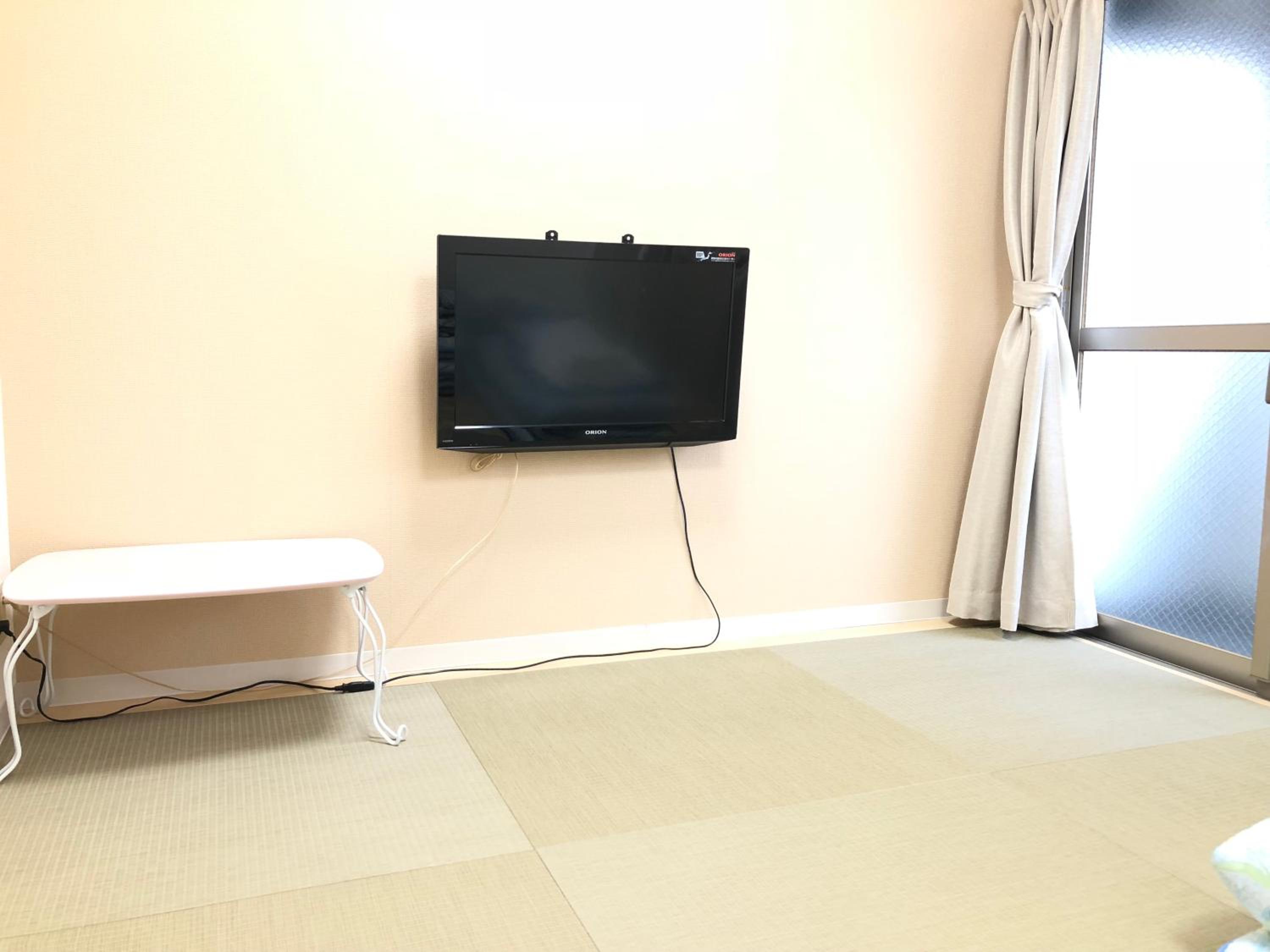Family Room - Photo 6
