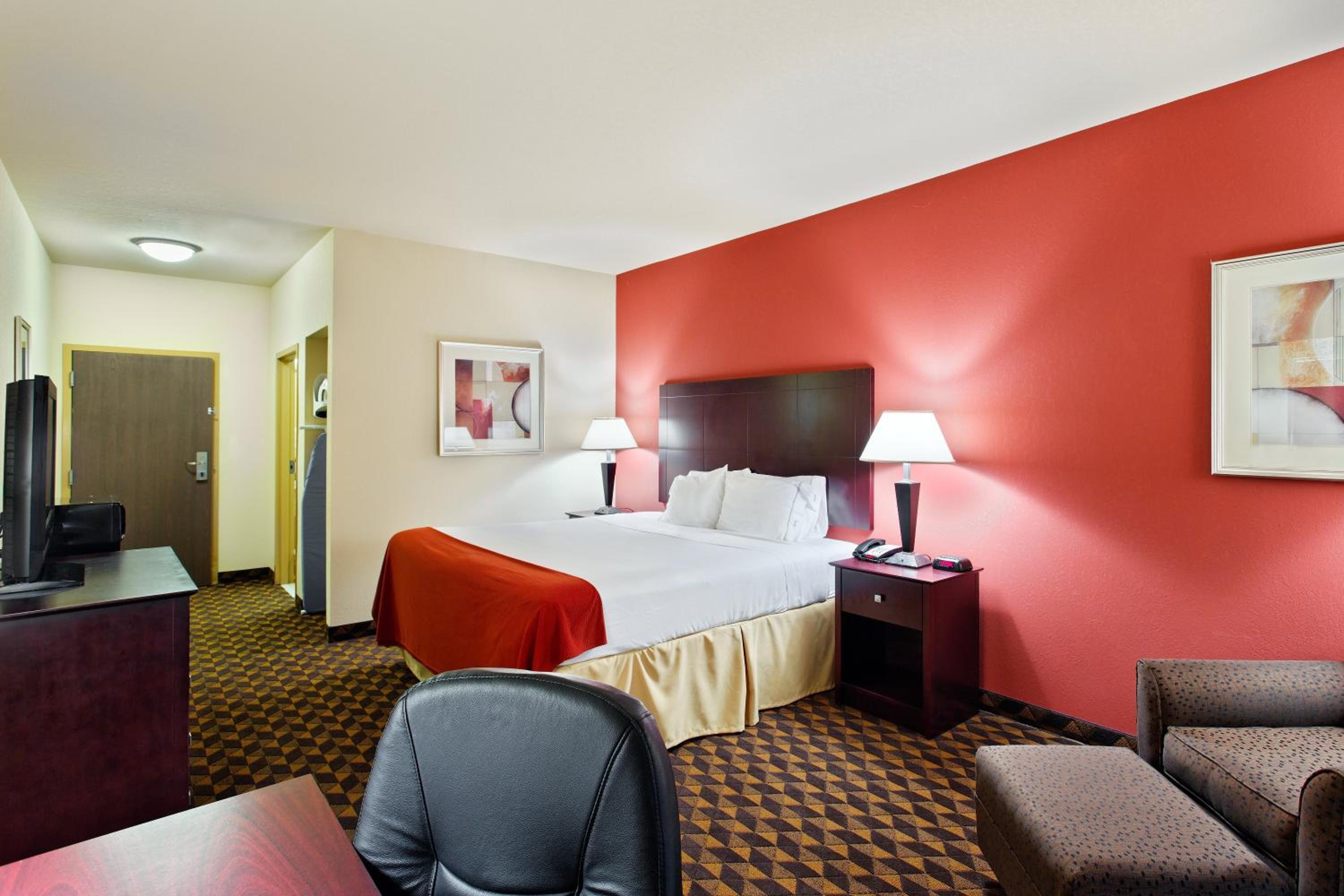 King Room - Mobility Access/Hearing Accessible photo 1
