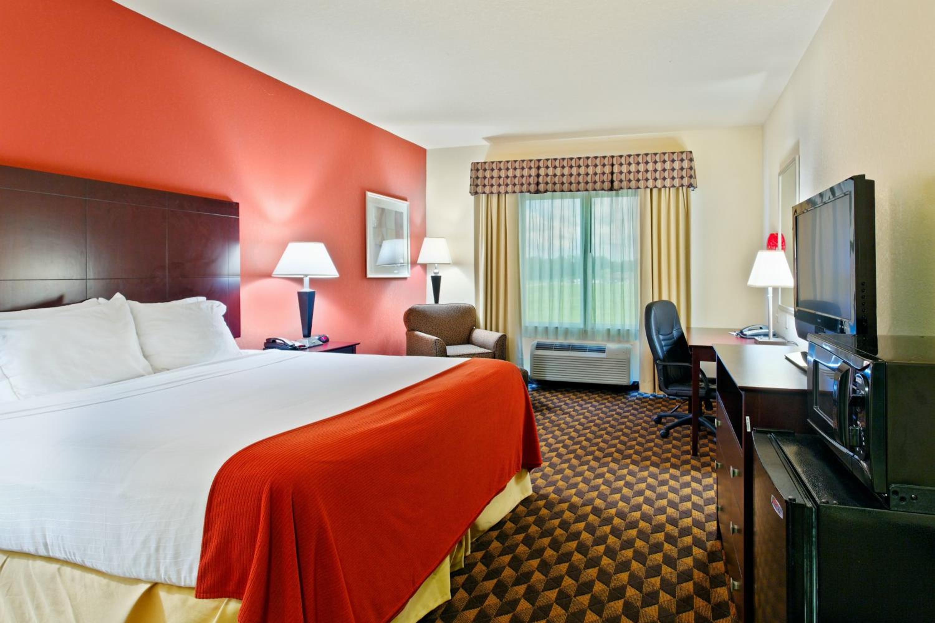 Standard King Room photo 1