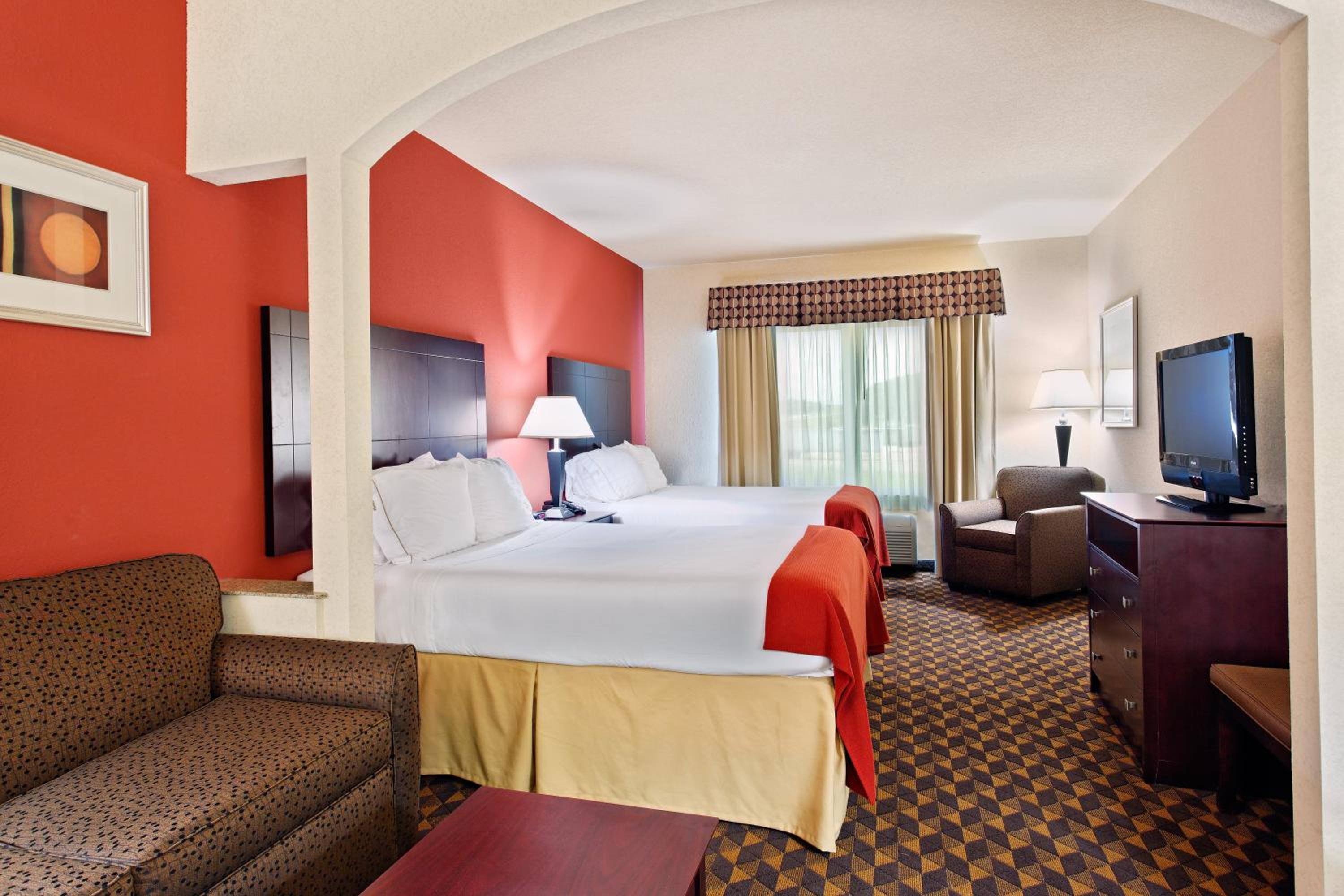 Queen Suite with Two Queen Beds and Additional Living Area photo 1