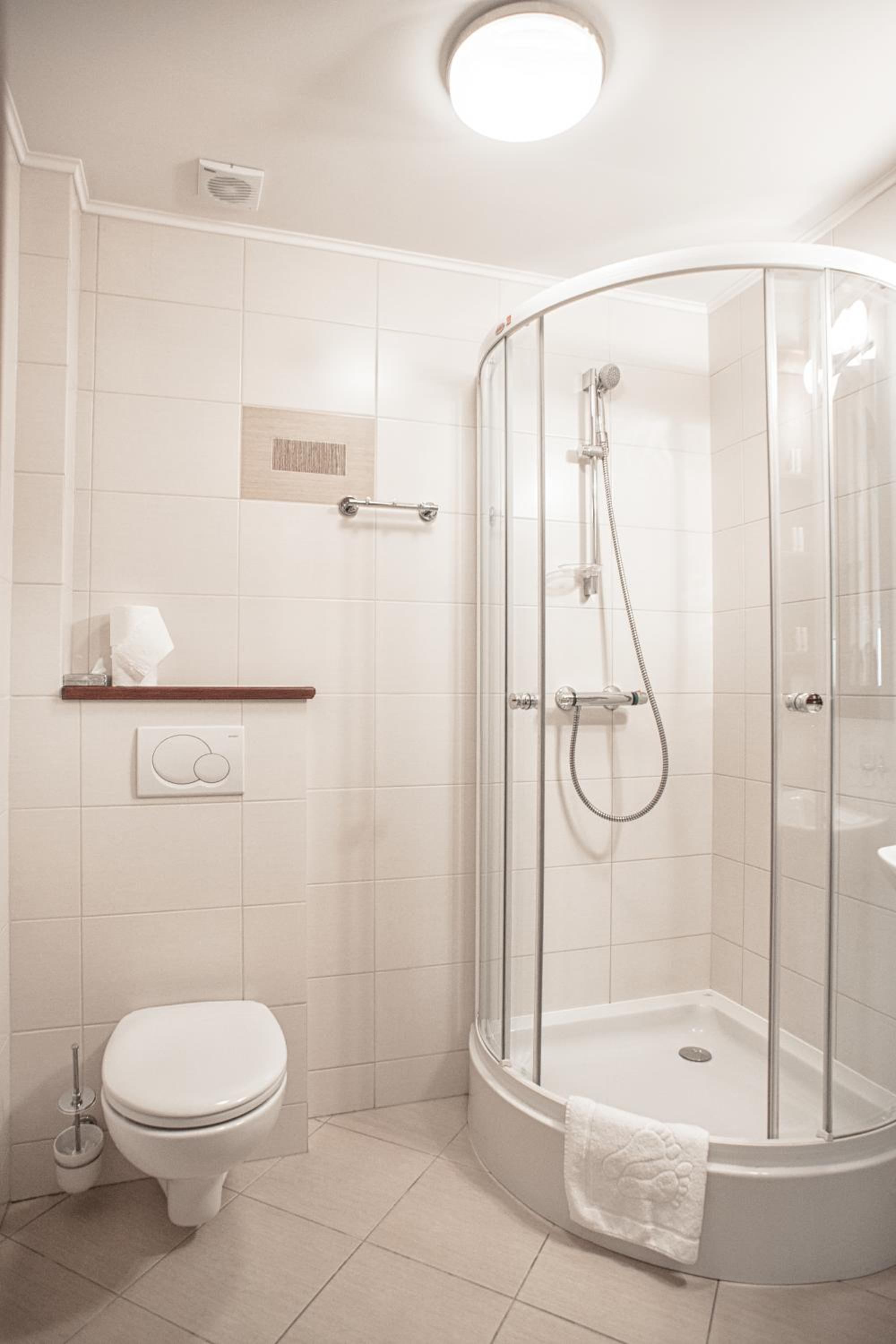Double Room - Photo 6