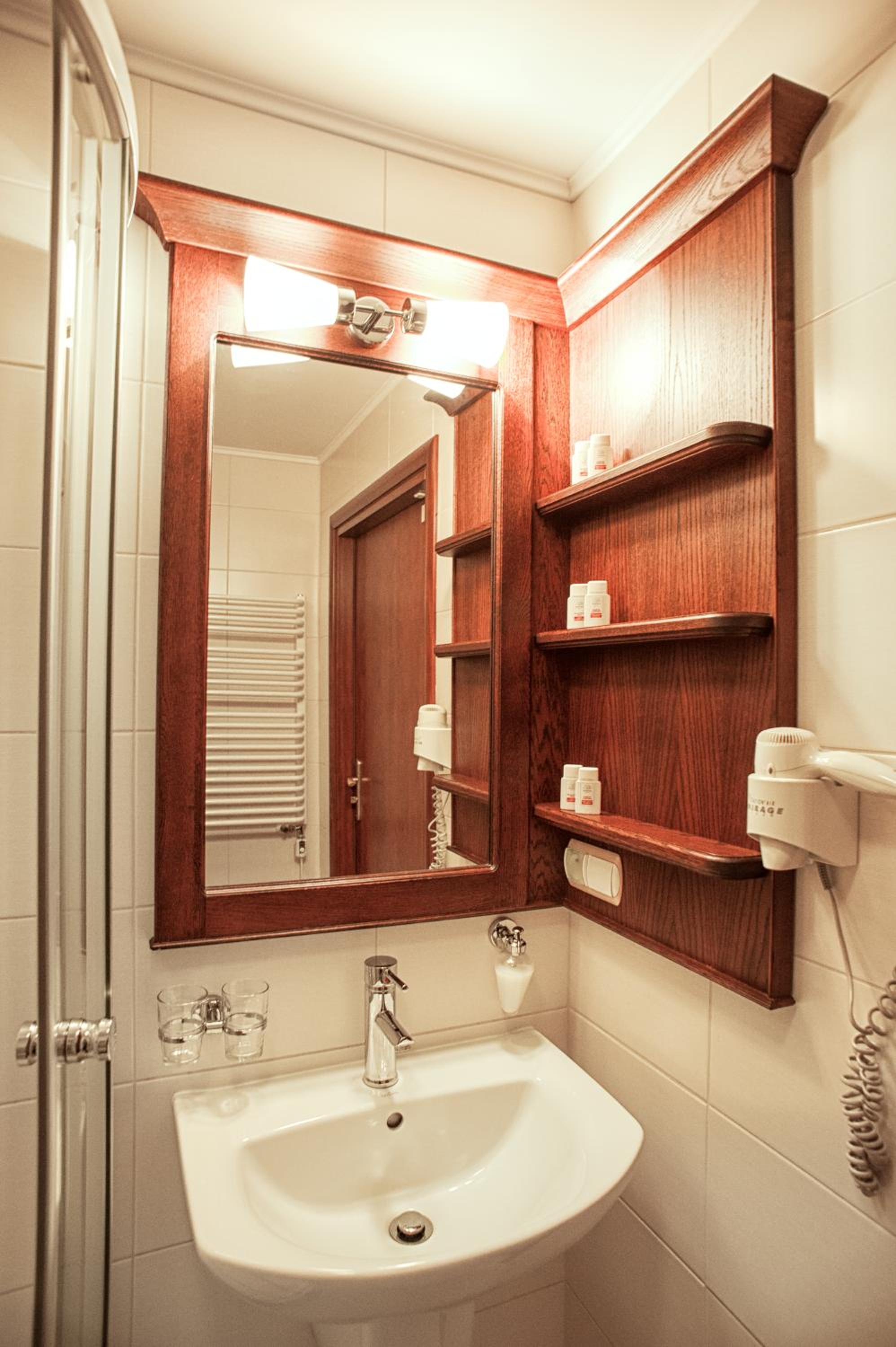 Double Room - Photo 5