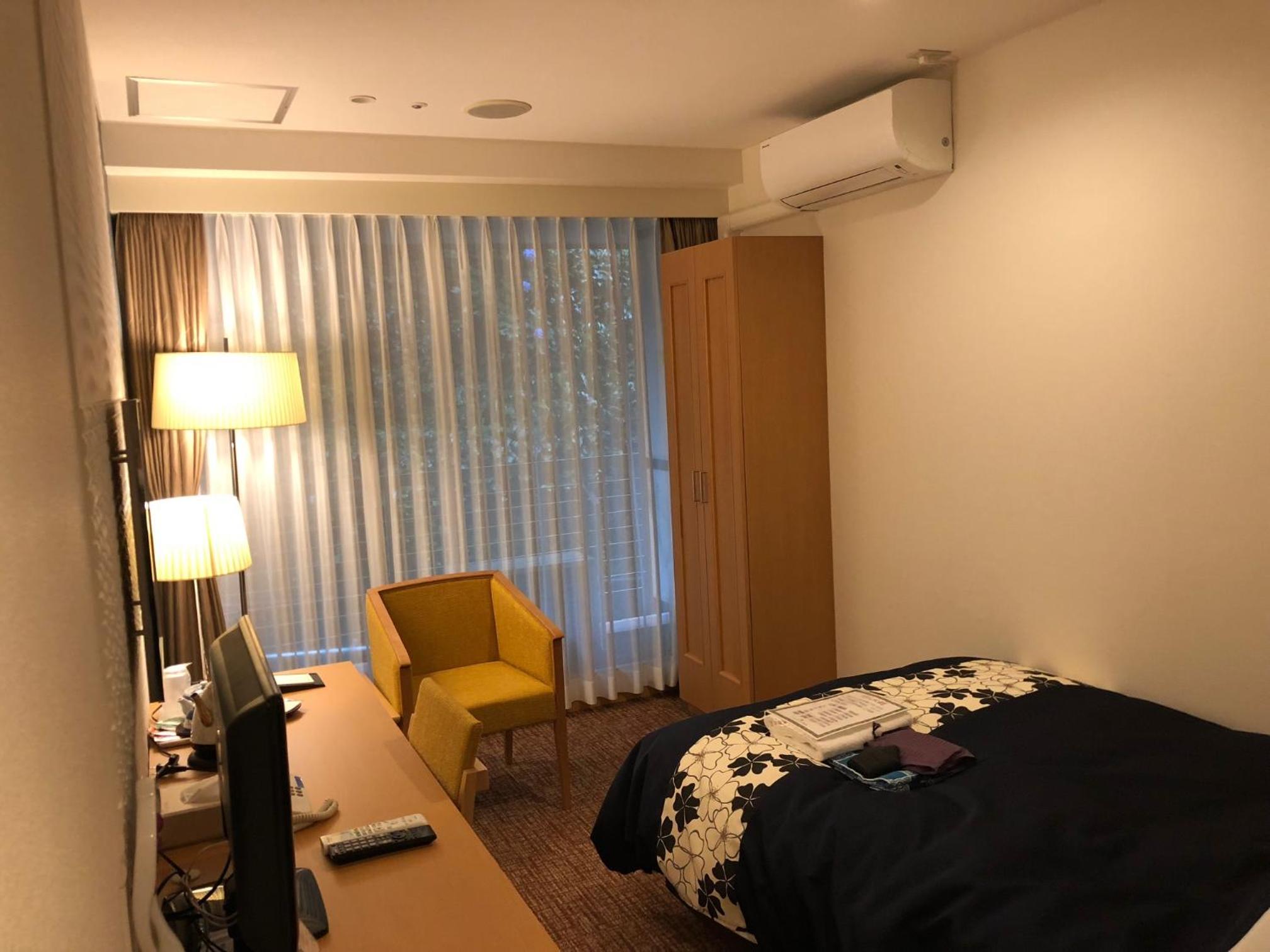 Single Room with Shared Bathroom - Non-Smoking photo 2