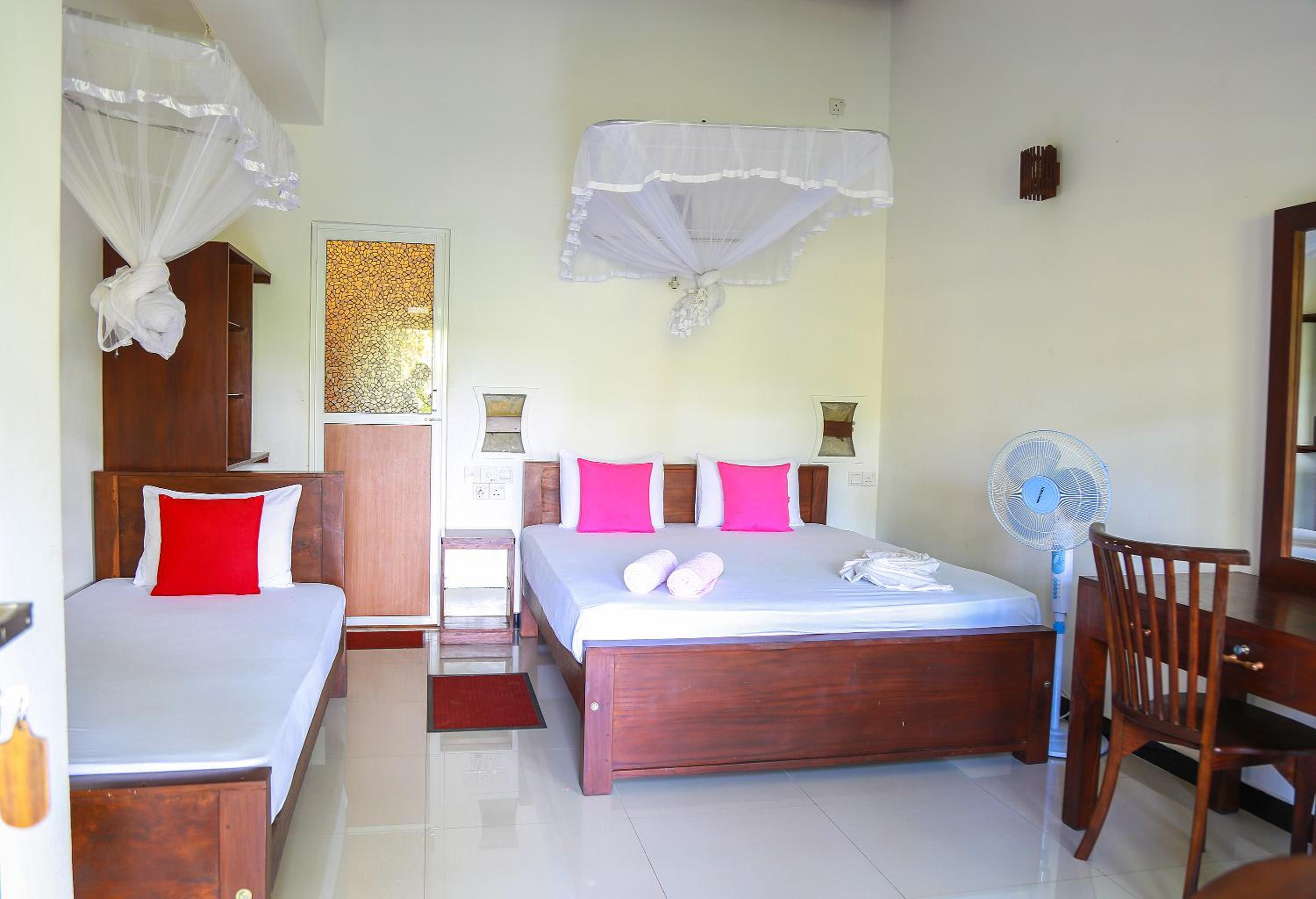 Deluxe Double Room with River View photo 3