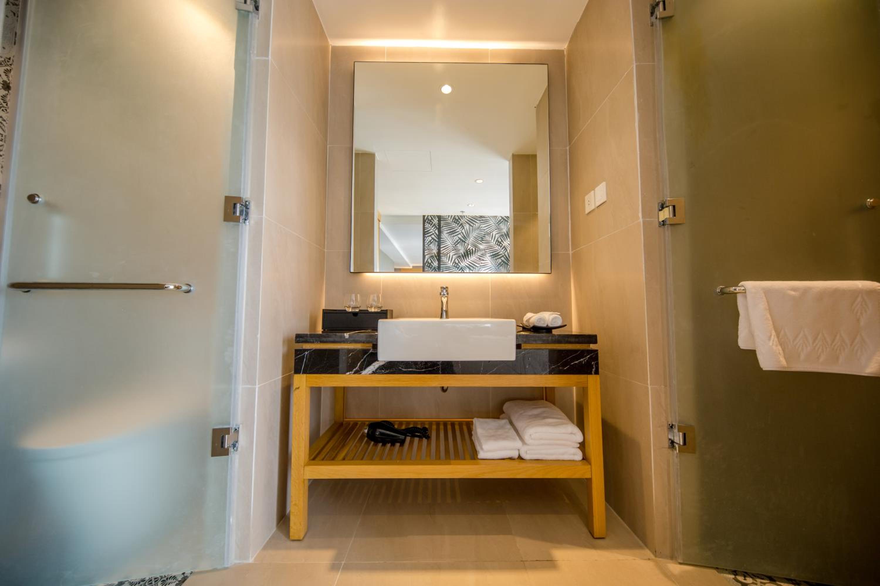 Premier Twin Room photo 2
