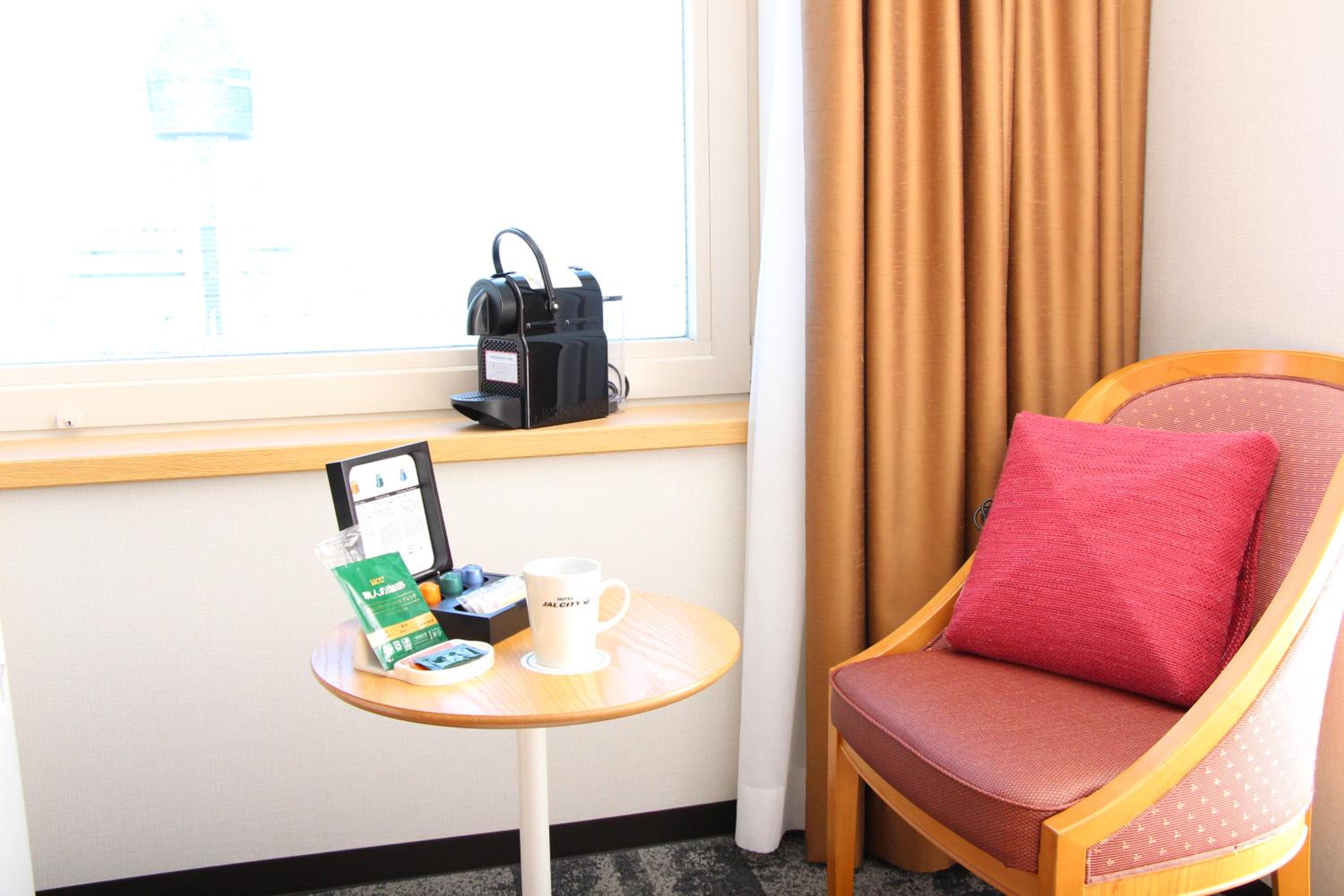 Deluxe Comfort Corner Twin Room - Non-Smoking-2025Renovated - Photo 4