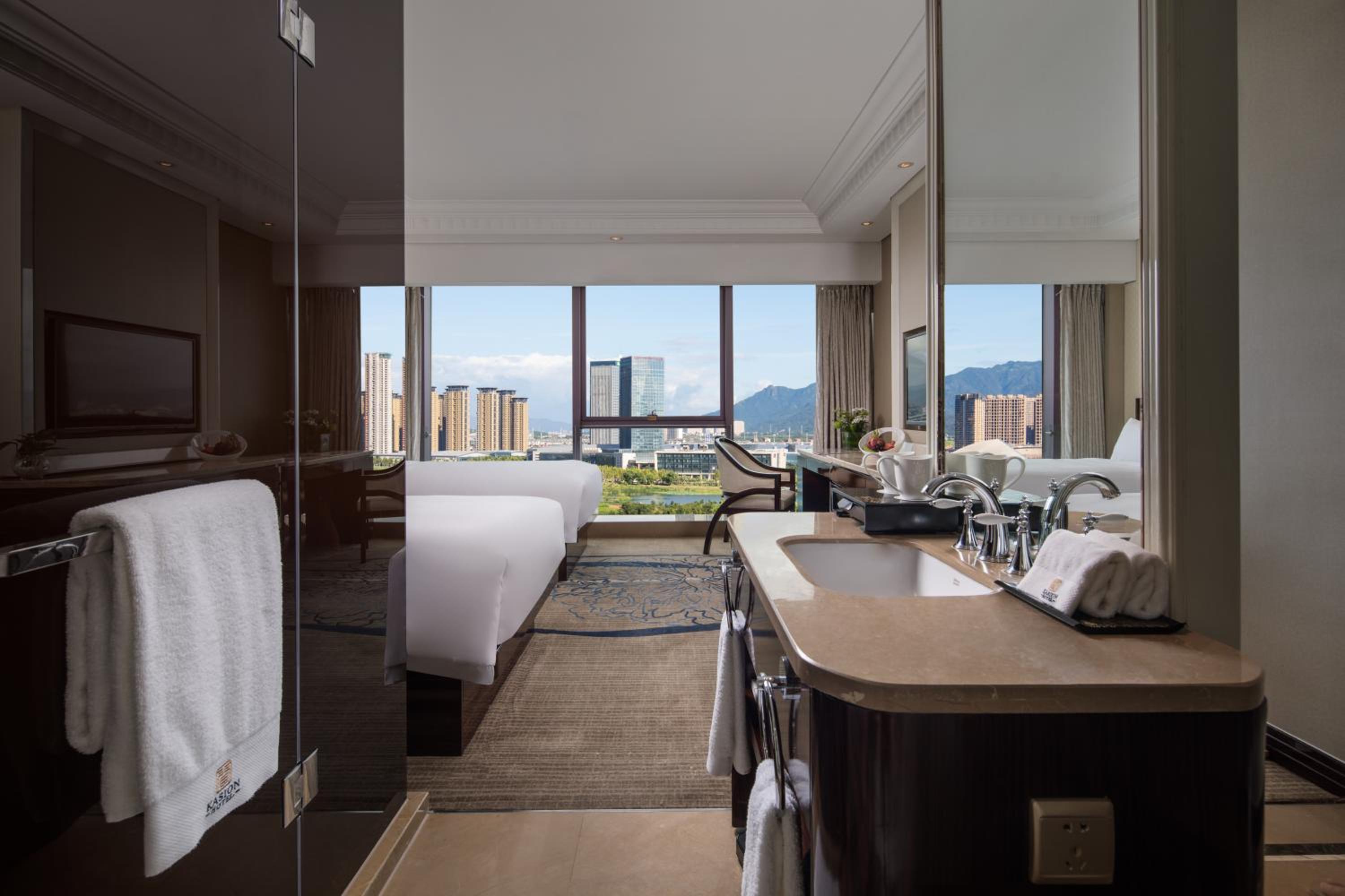 Deluxe Twin Room with River View photo 3