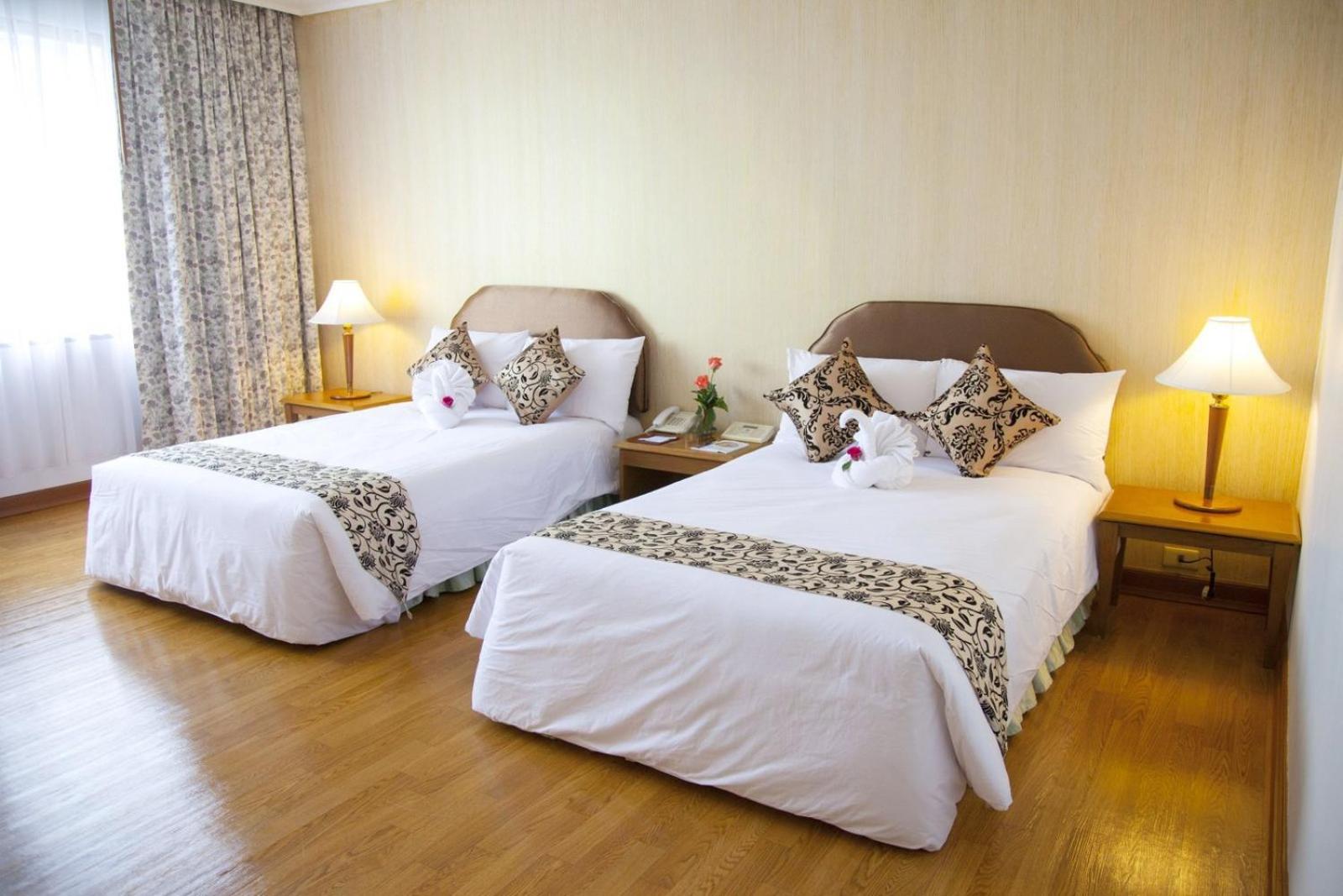Premier Twin Room photo 3