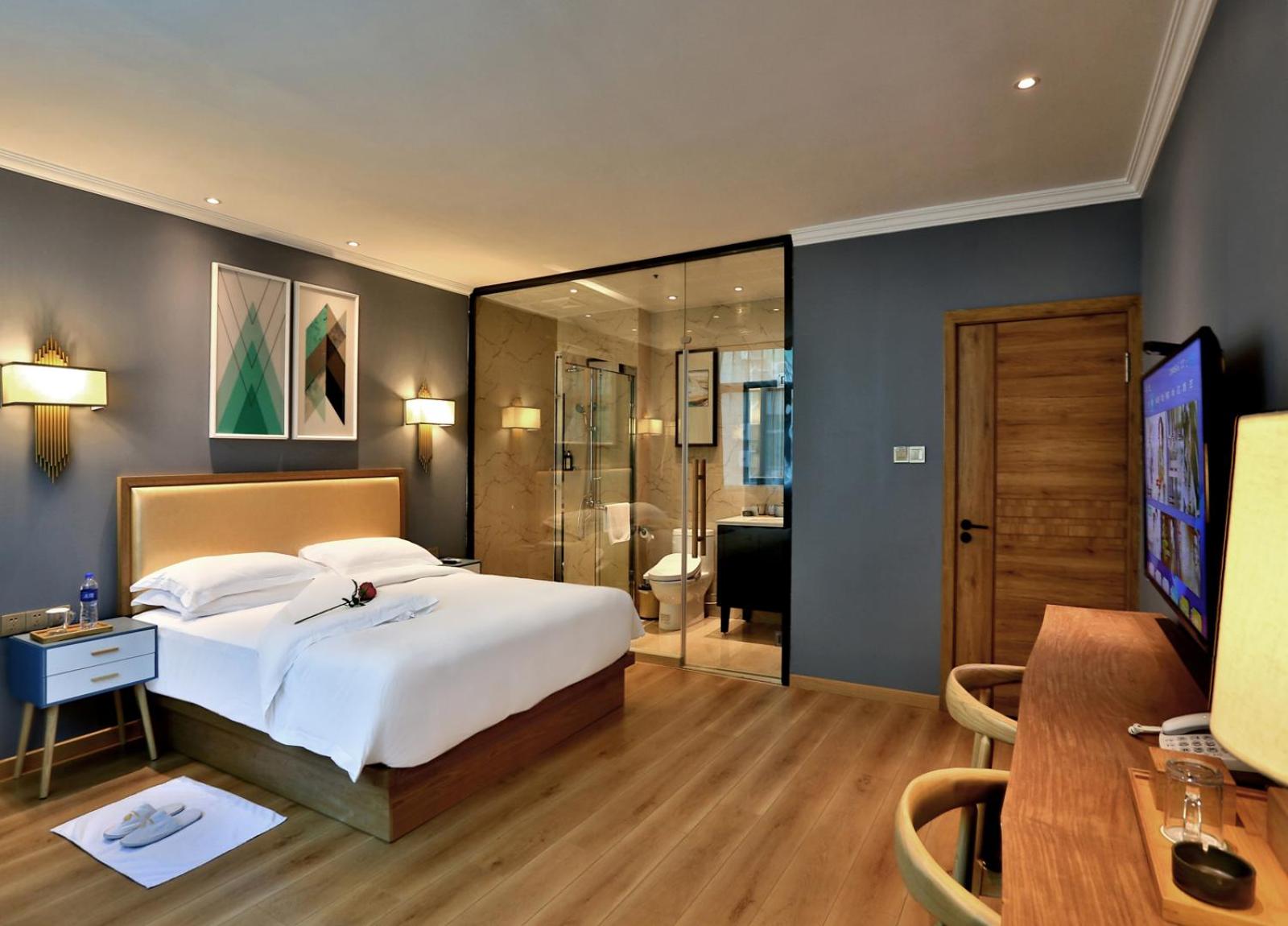 Queen Room With Garden View