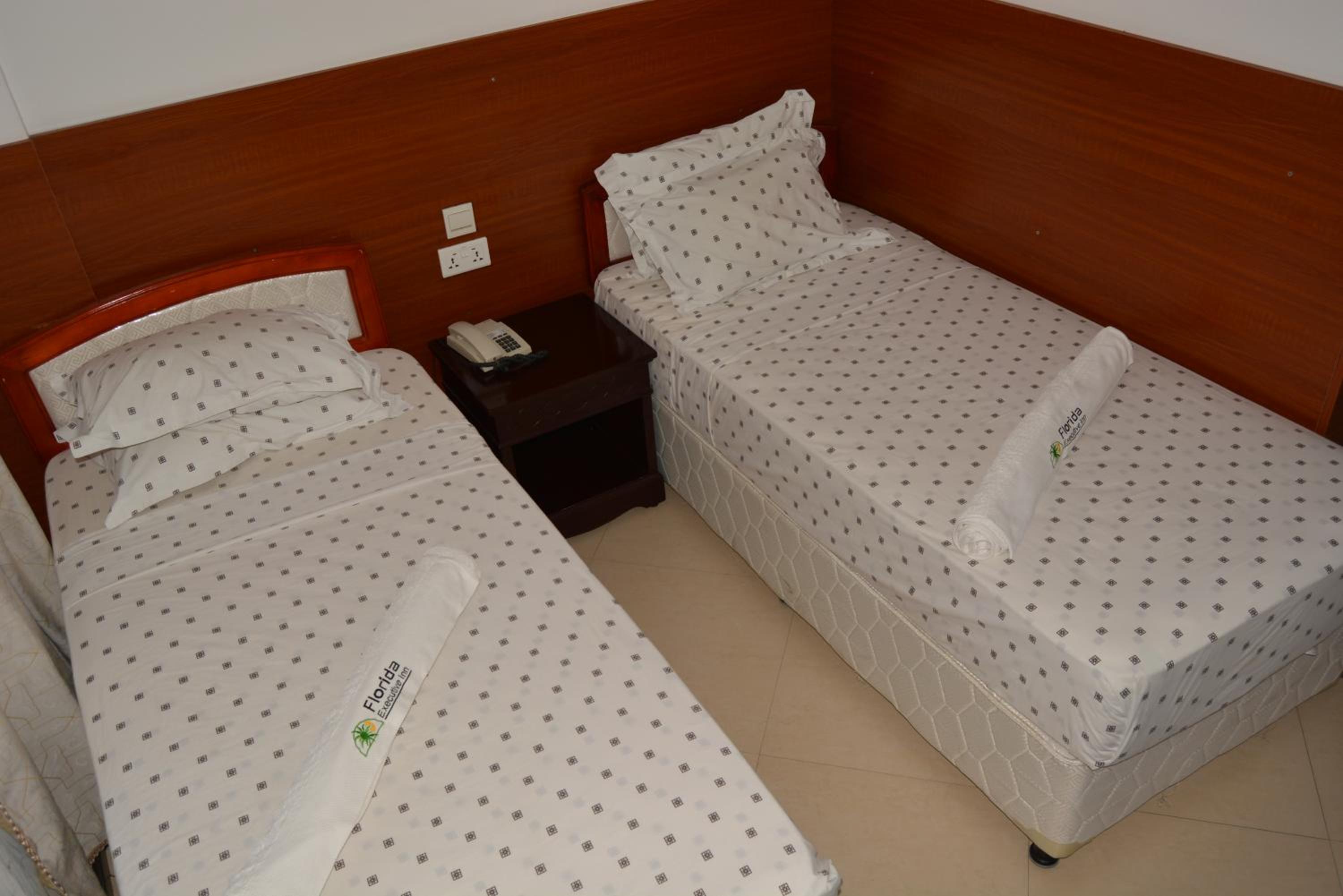 Standard Twin Room photo 2