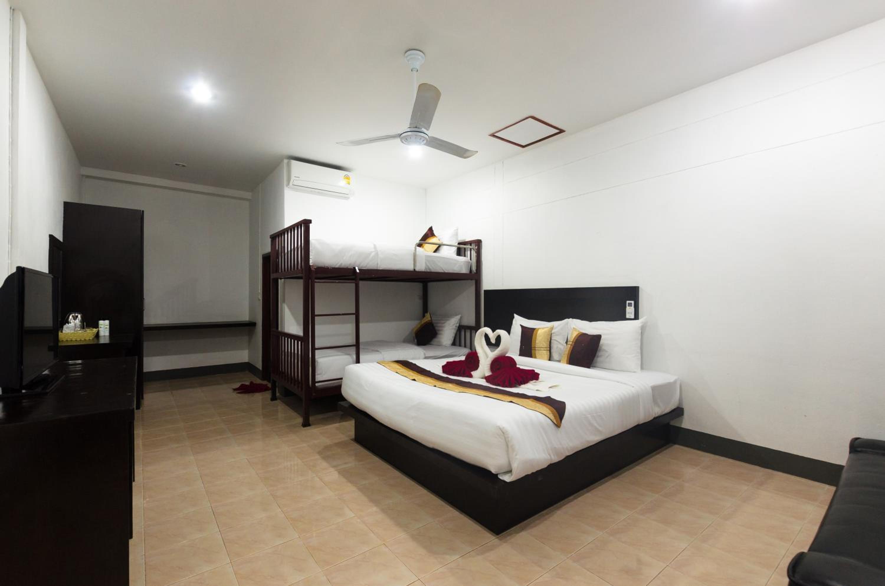 Deluxe Quadruple Room photo 3