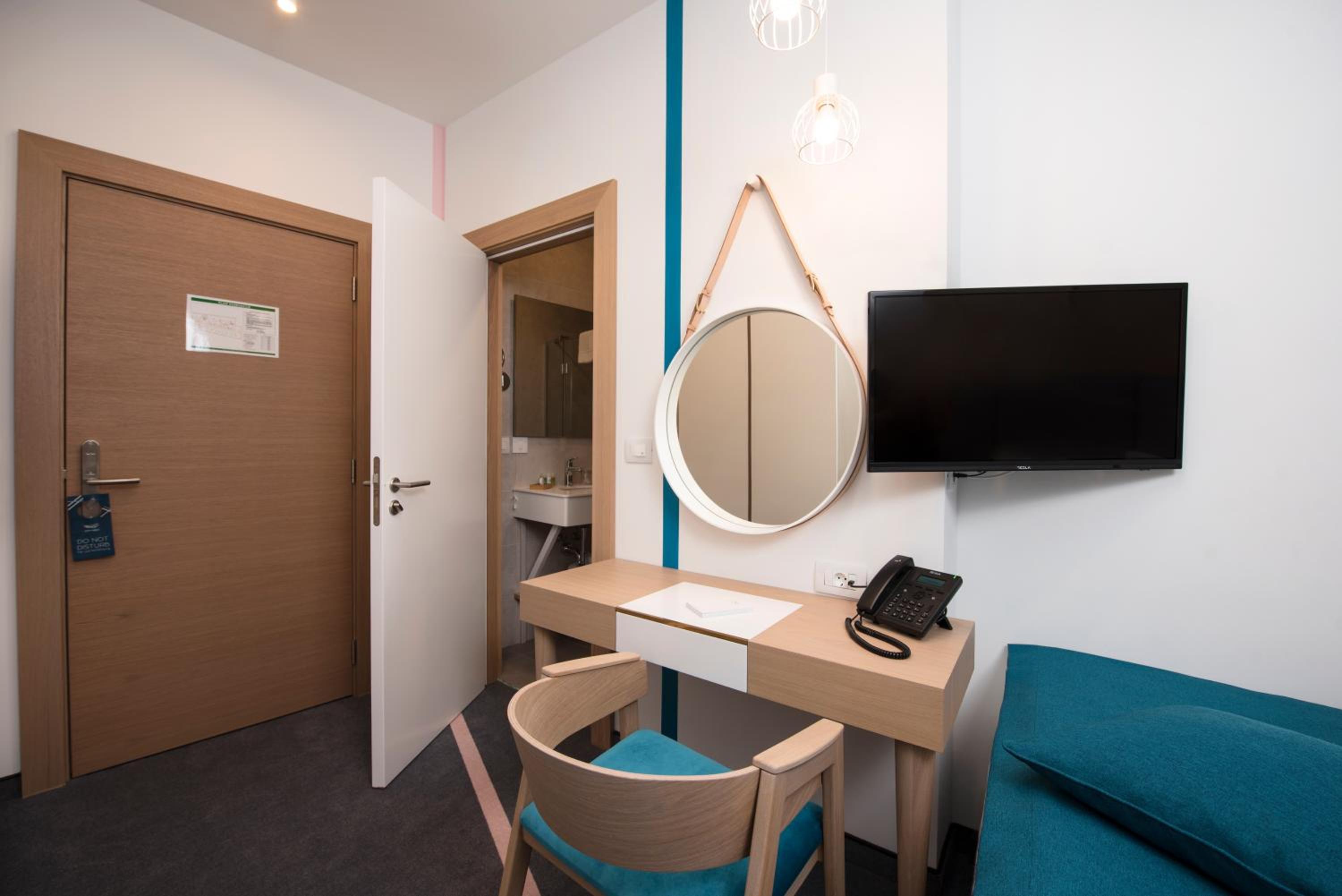 Economy Double Room photo 3