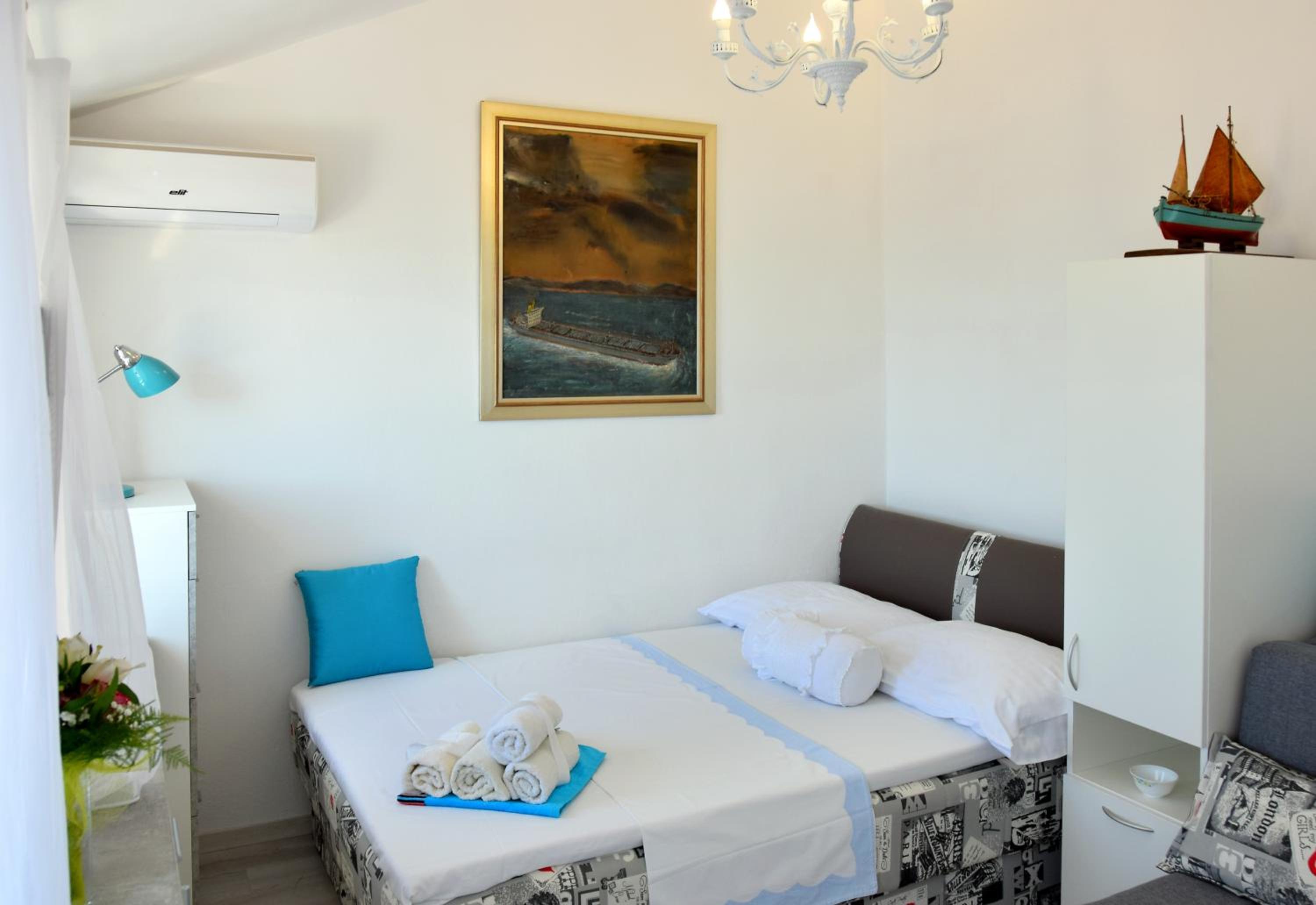 Studio Apartment photo 1