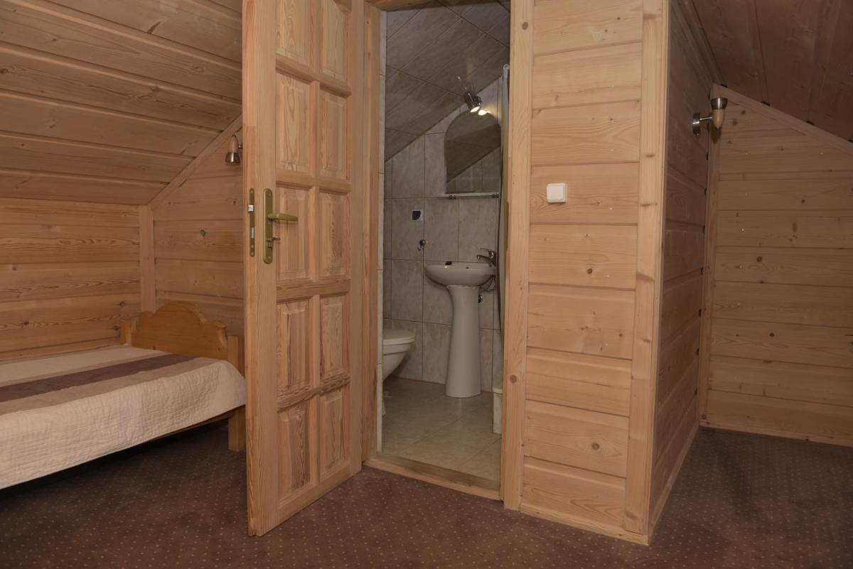 Triple Room with Private Bathroom photo 3