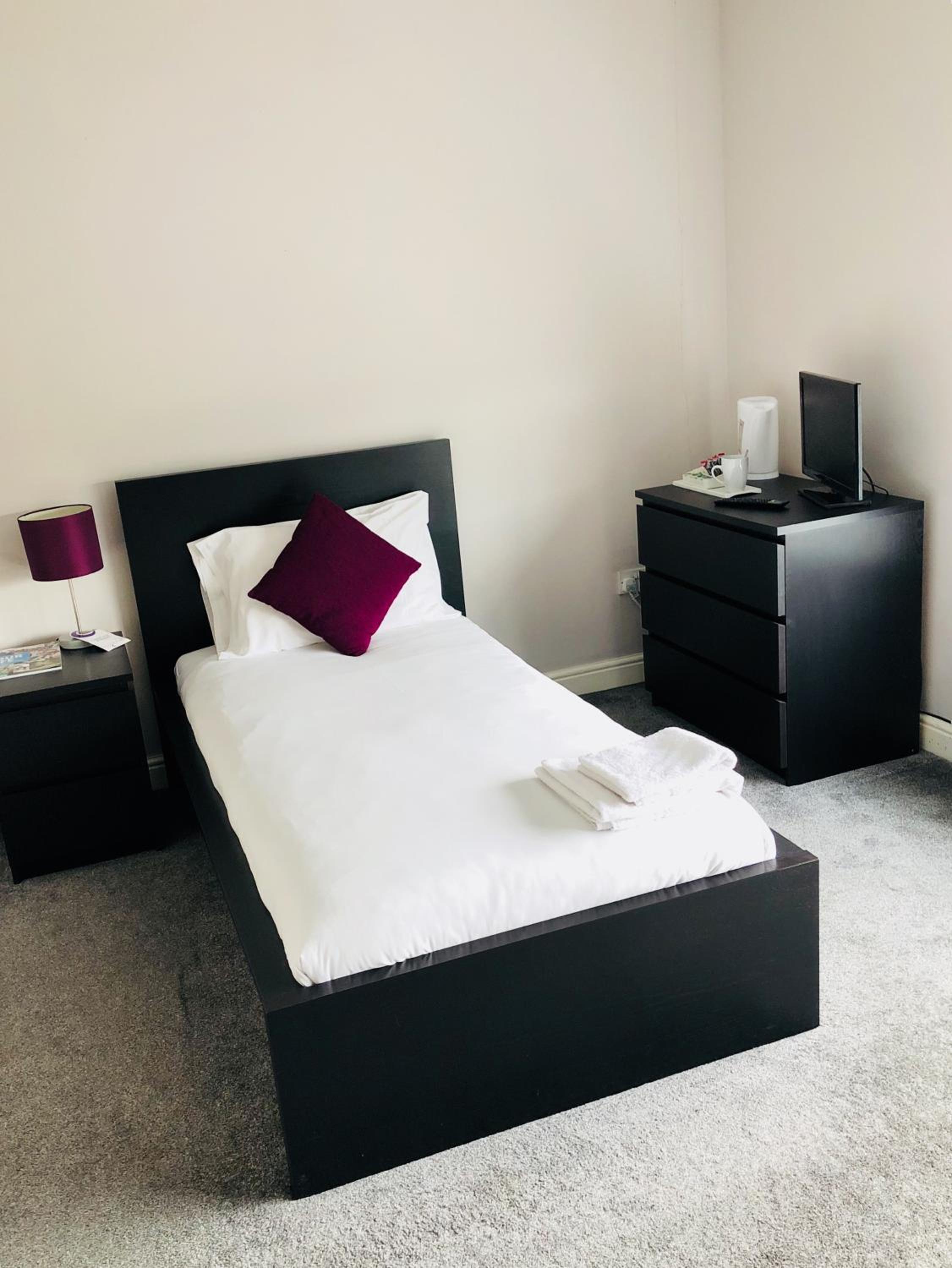 Single Room with Shared Bathroom photo 1