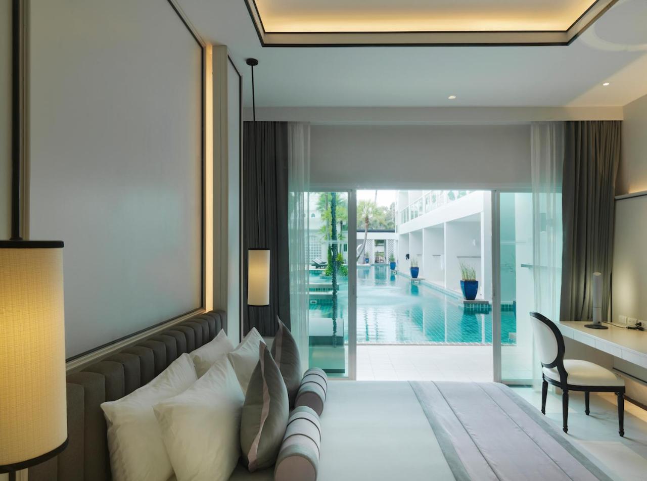 Deluxe Double Room with Pool Access