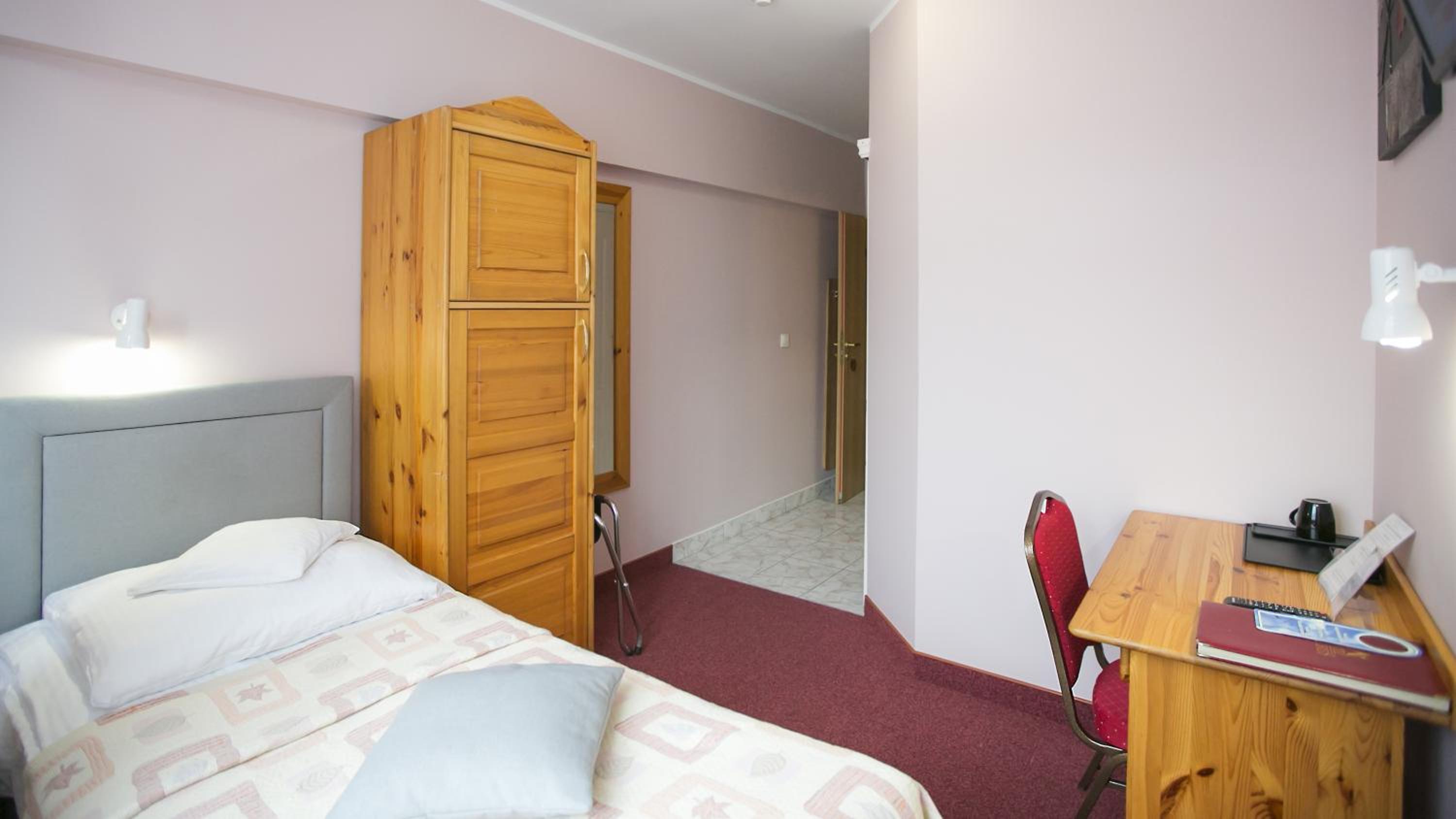 Single Room photo 3