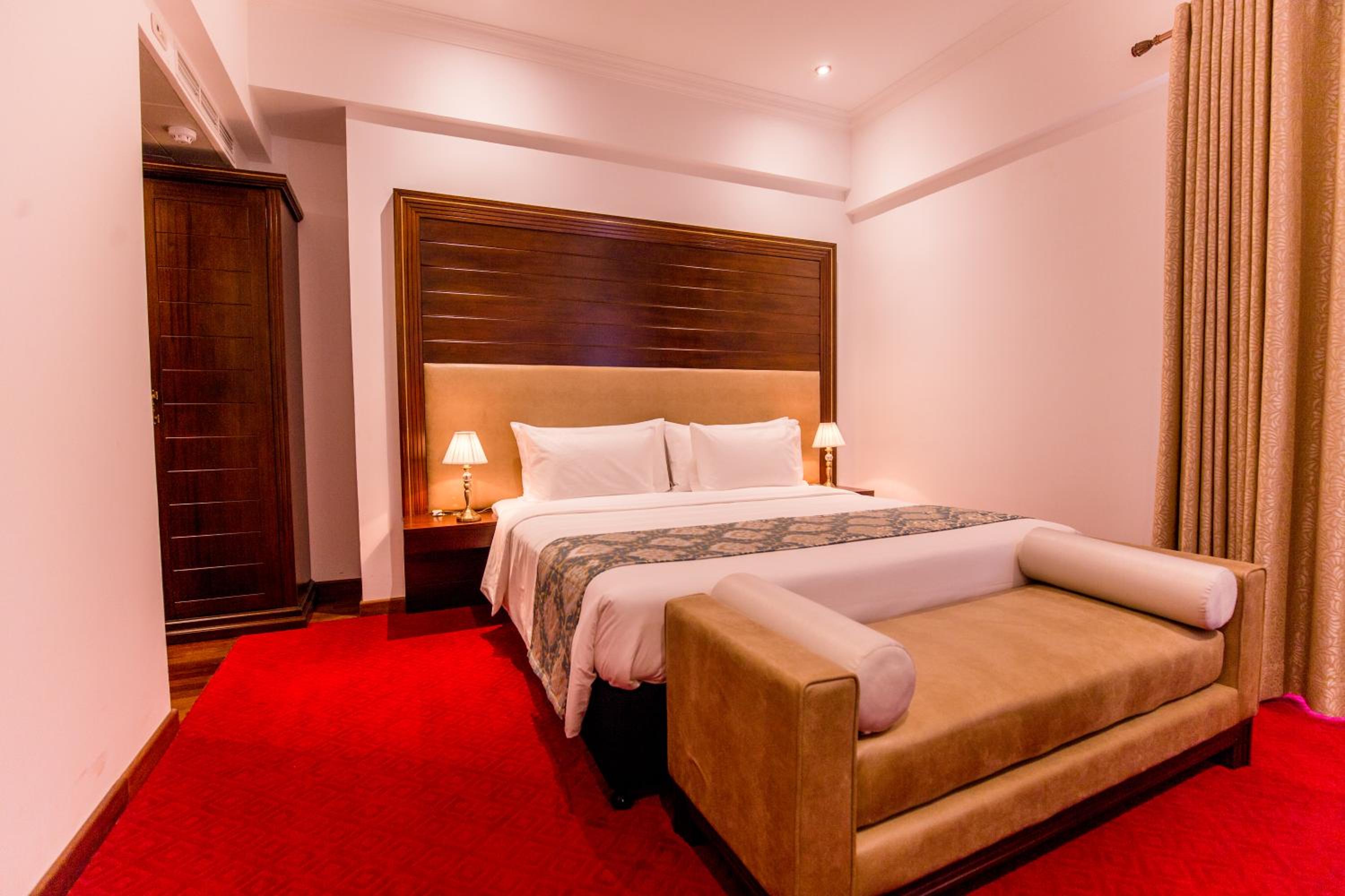Deluxe Double Room with Early check-in and Late Check-out (on Availability)