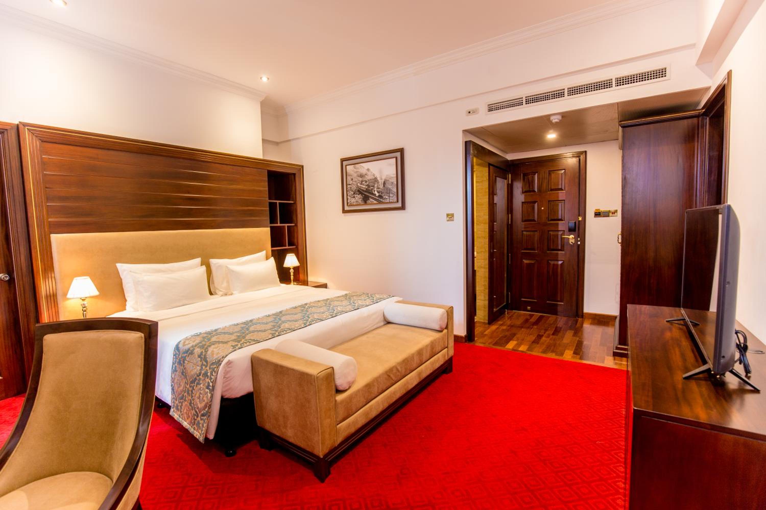 Deluxe Superior Room with Early check-in and Late Check-out (on Availability) photo 2
