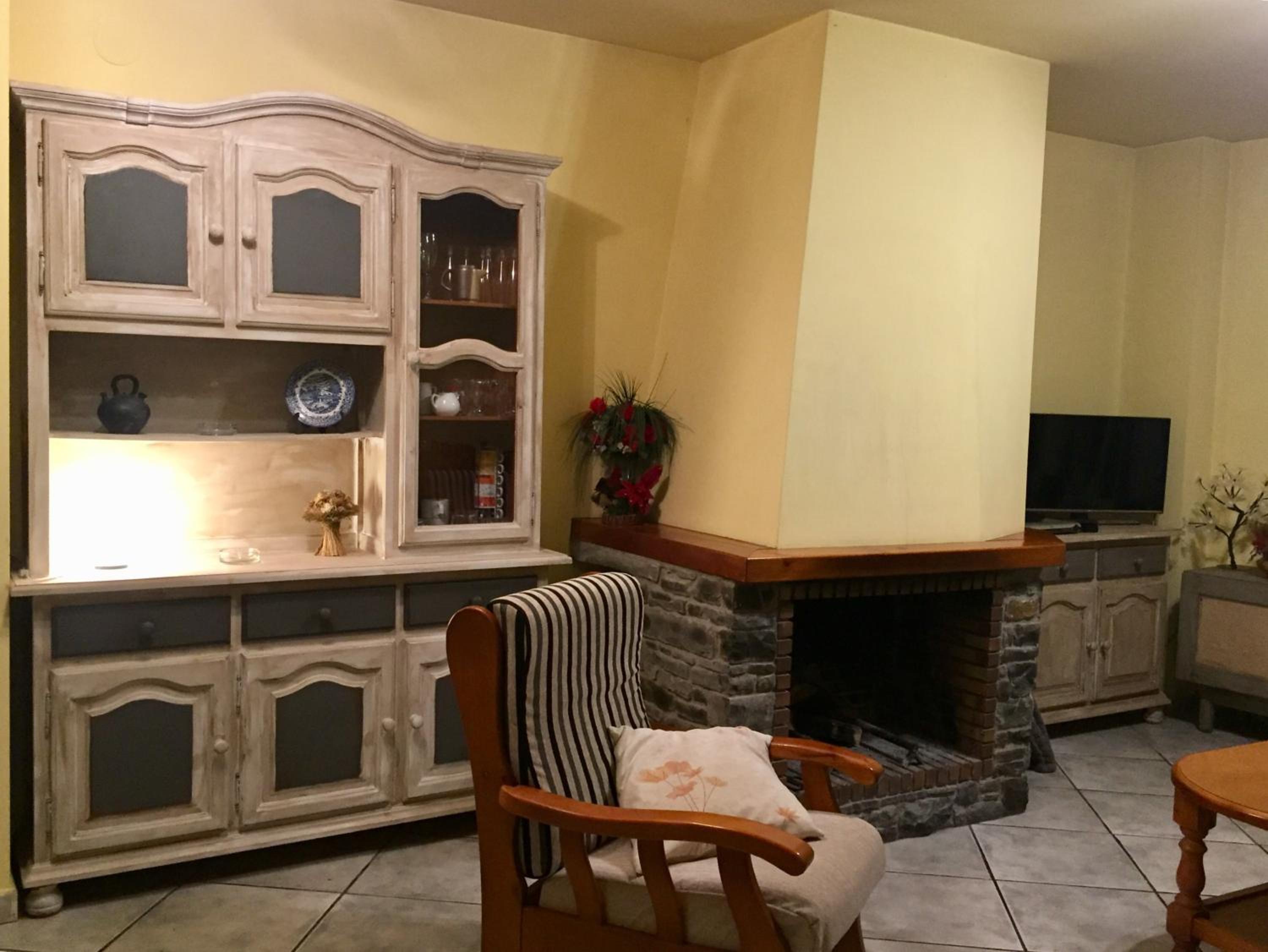 Two-Bedroom Apartment - Photo 15