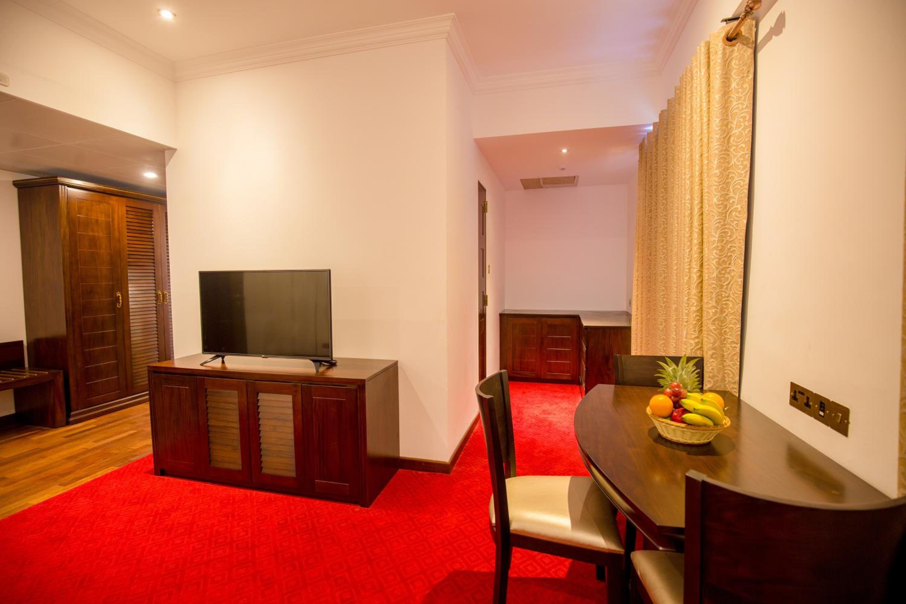 Executive Suite with Early check-in and Late Check-out (on Availability) photo 3