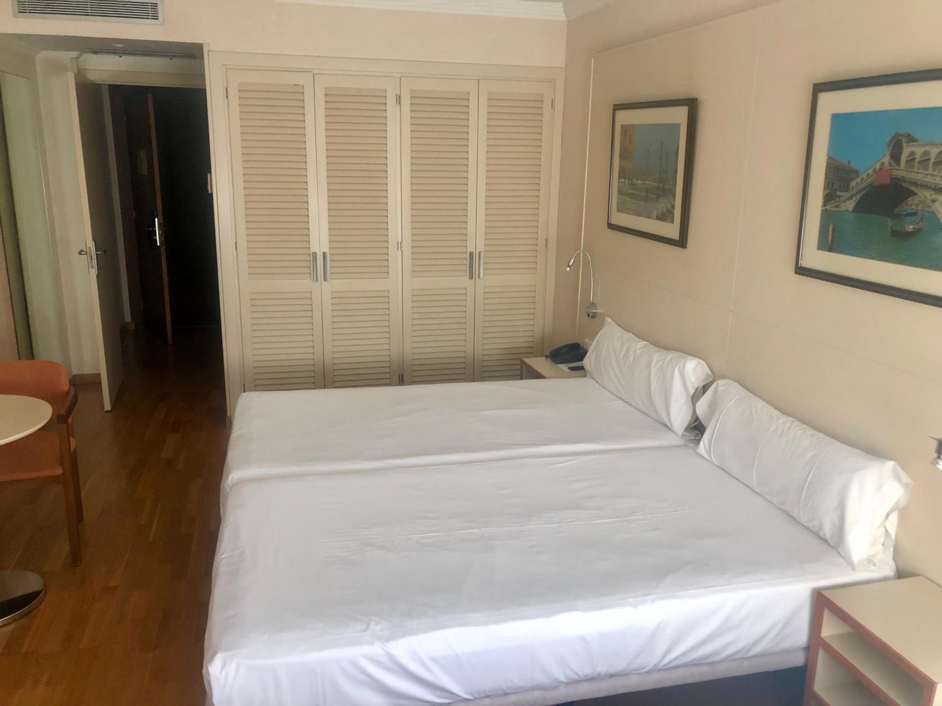Standard Double or Twin Room - Photo 1