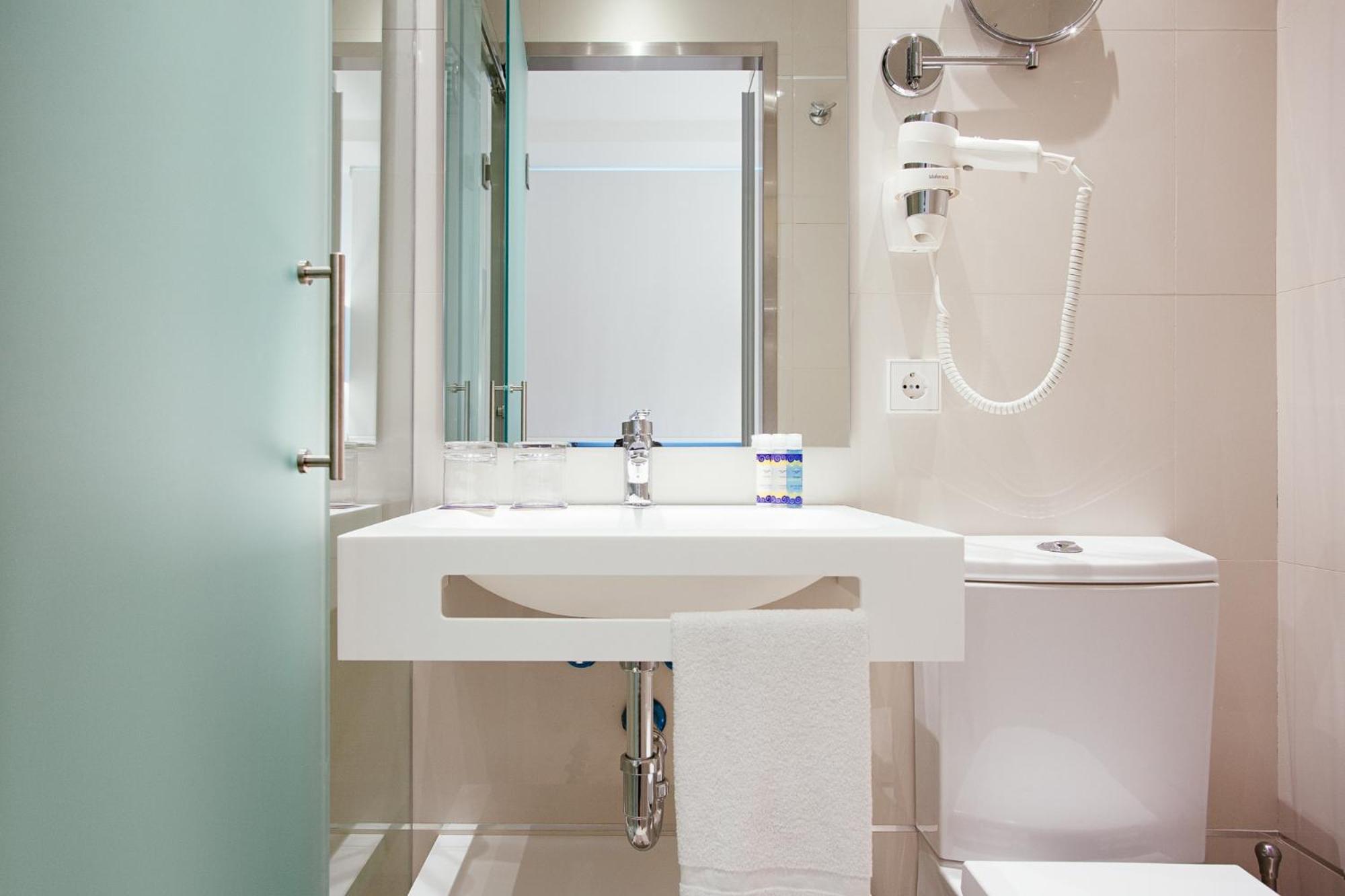 Standard Single Room - Photo 5