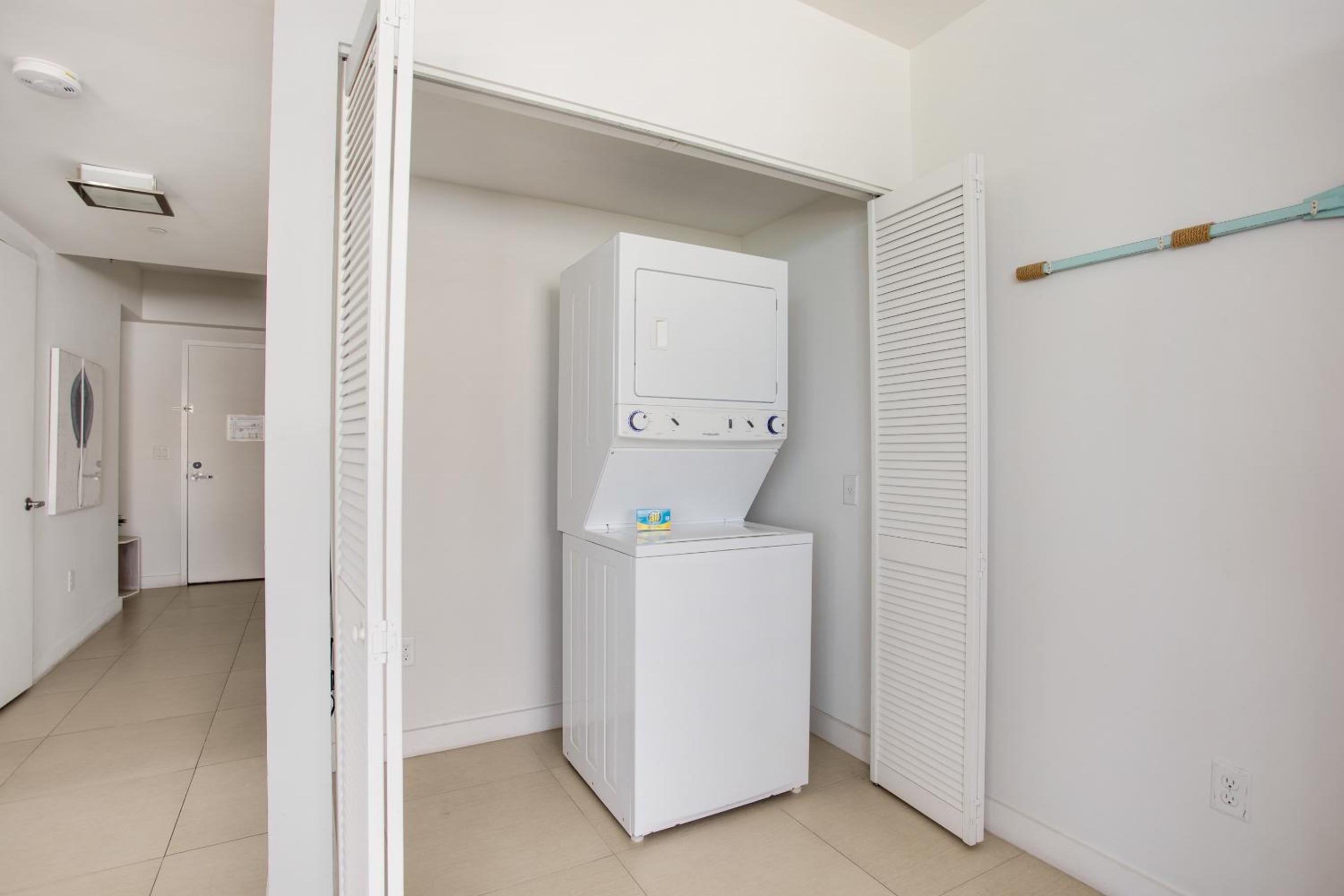 One-Bedroom Apartment with City View (No Balcony) thumbnail 5