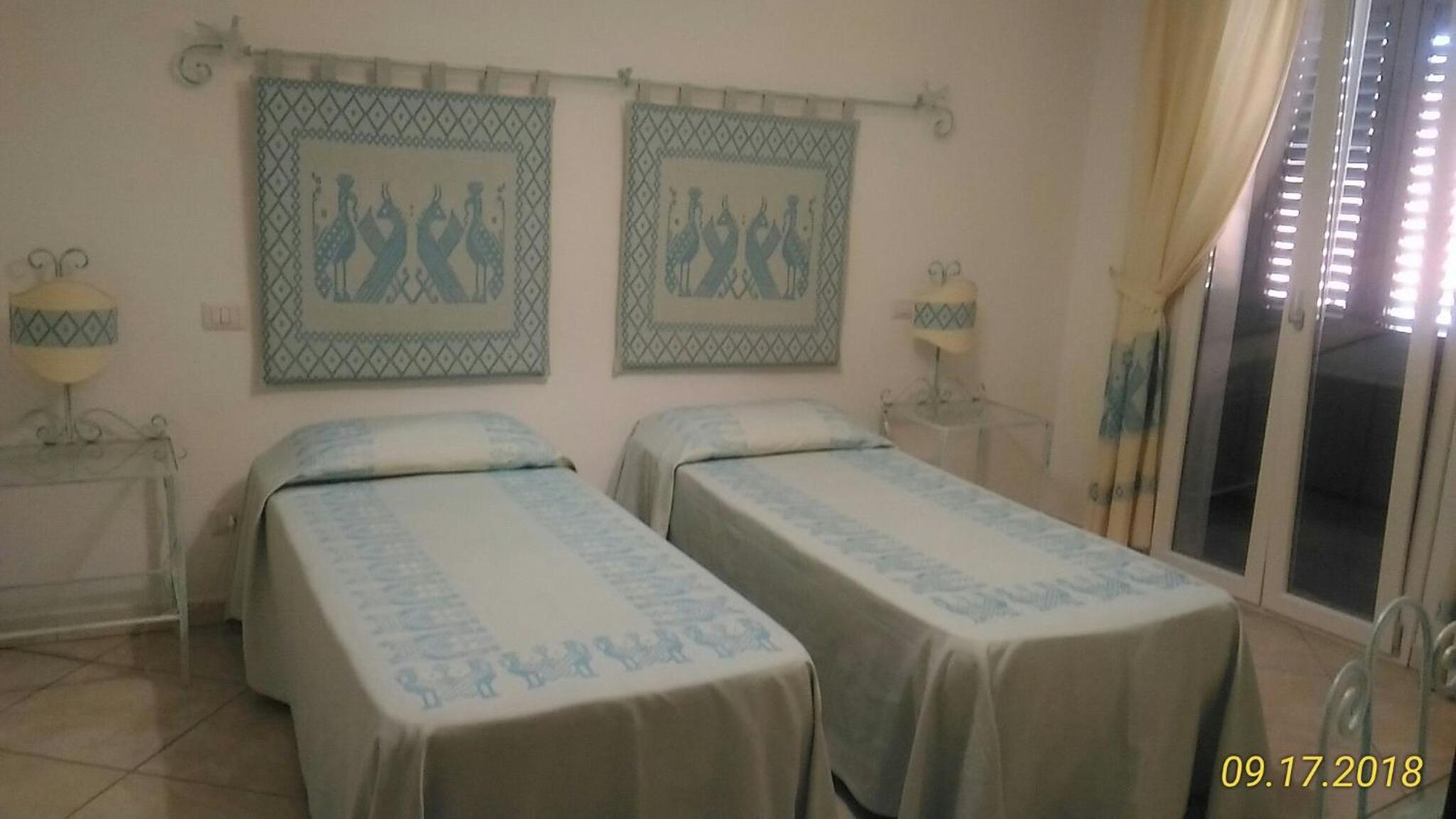 Twin Room - Photo 2