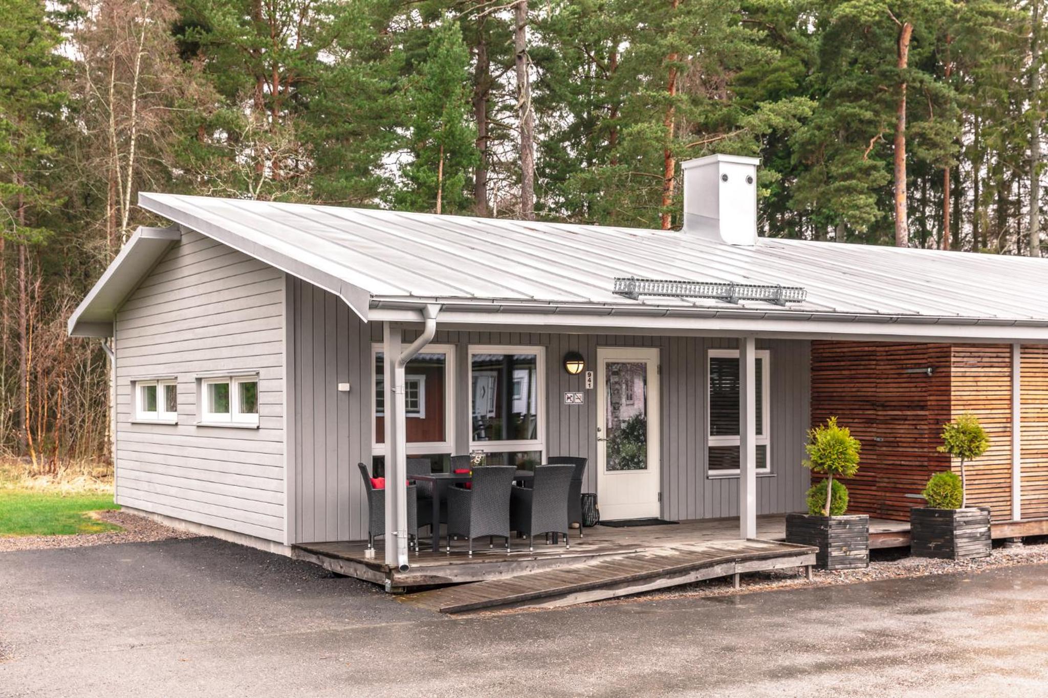 Cottage (6 Adults)