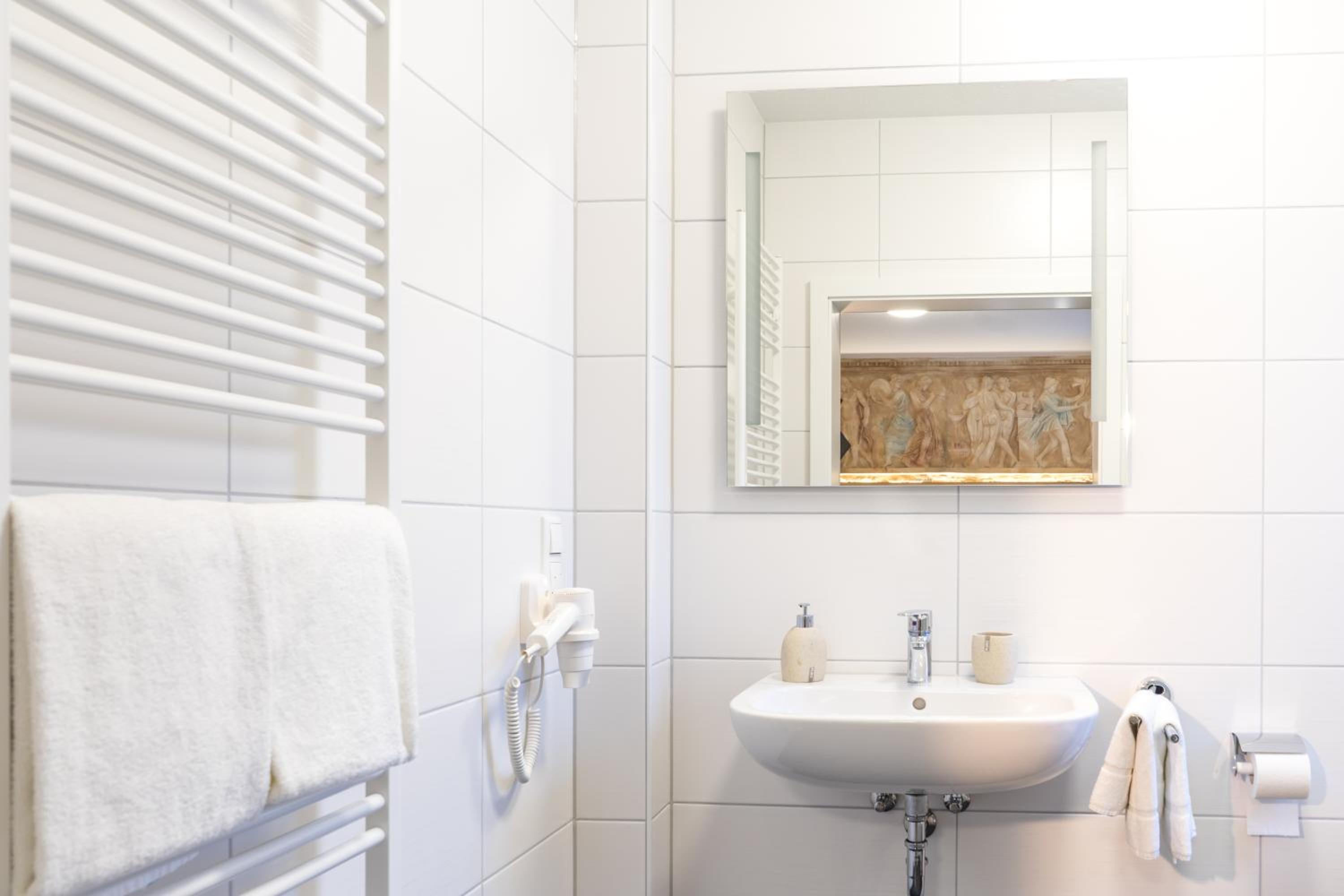 Luxury Triple Room - Photo 16