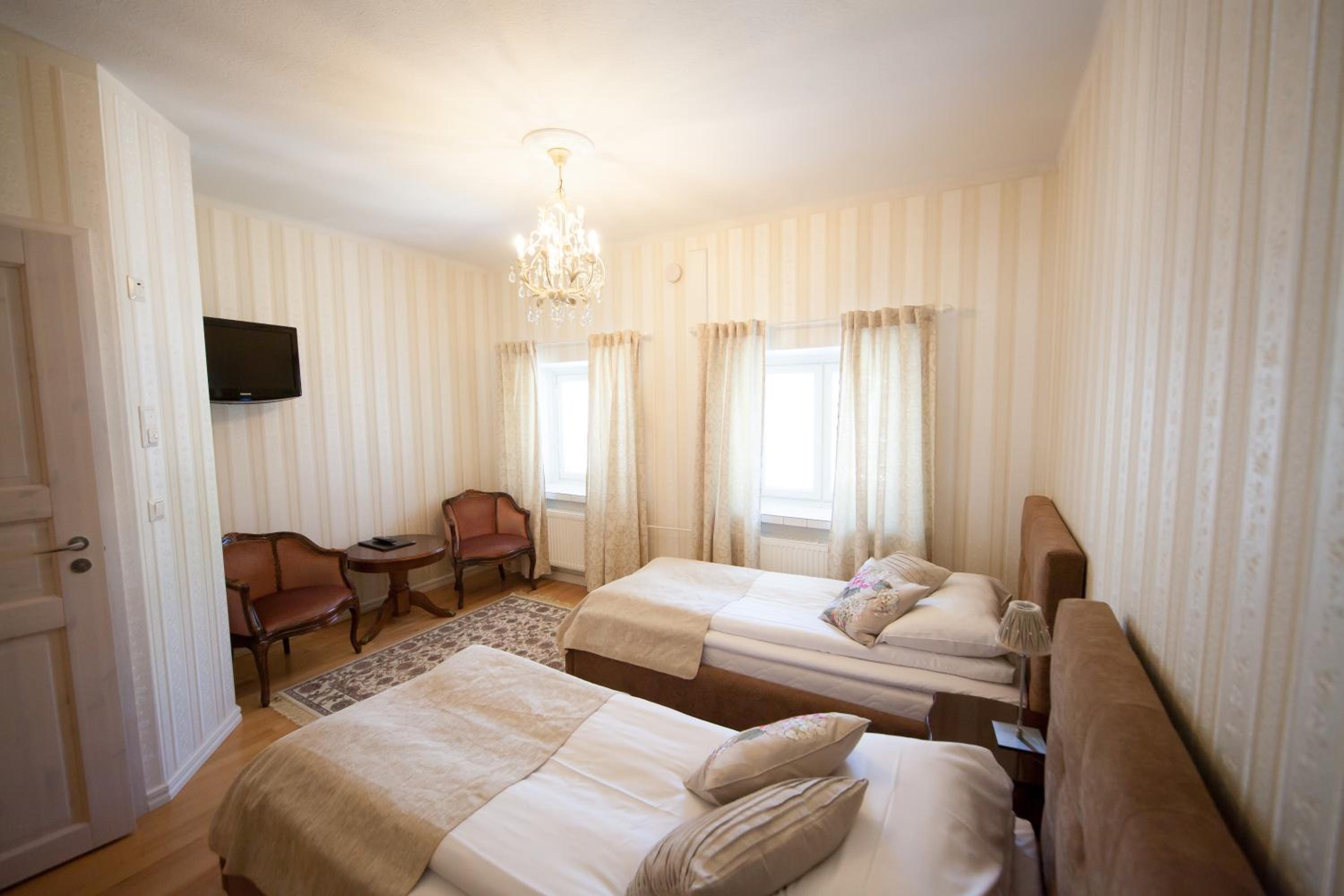 Standard Twin Room - No Pets Allowed photo 3